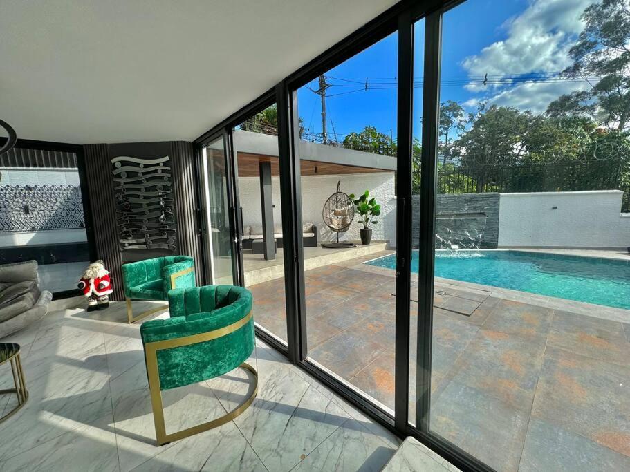 Mansion Moderna Poblado-piscina- Villa Medellín