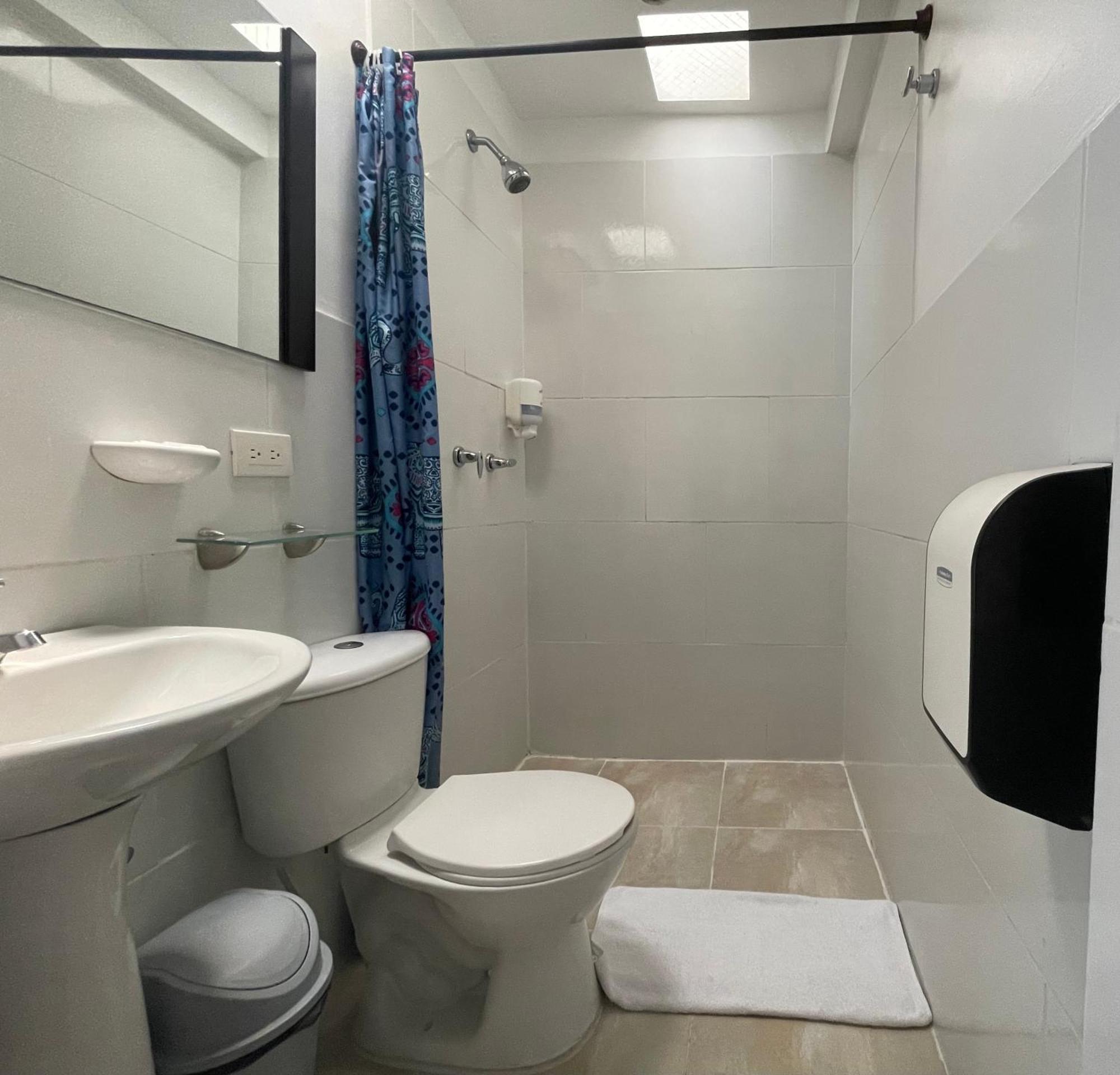 Hostal Lleras Calle 8 Medellín