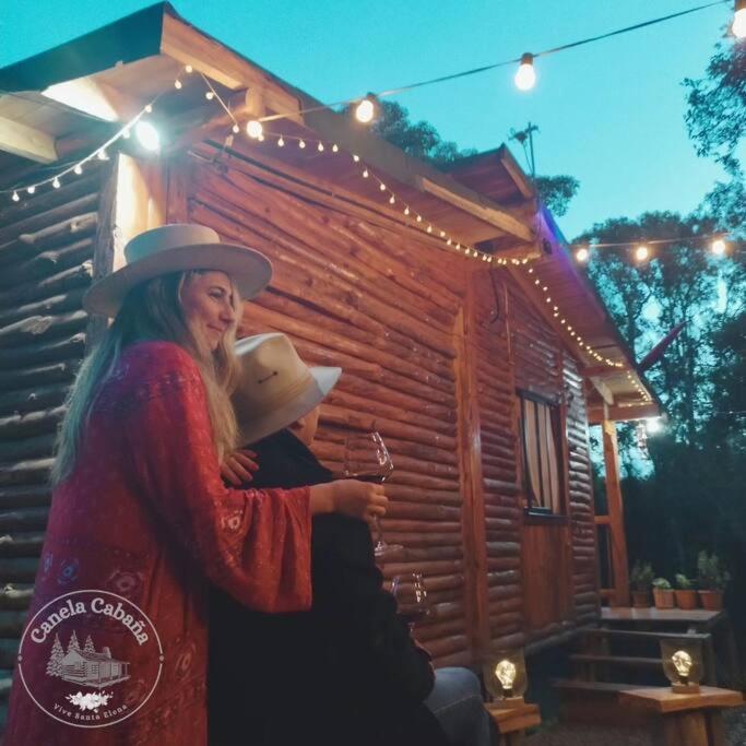 Canela Santa Elena - *