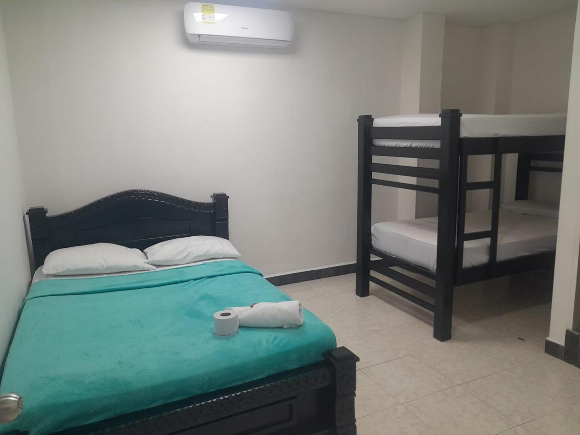 Emporium Serymar Laureles 70