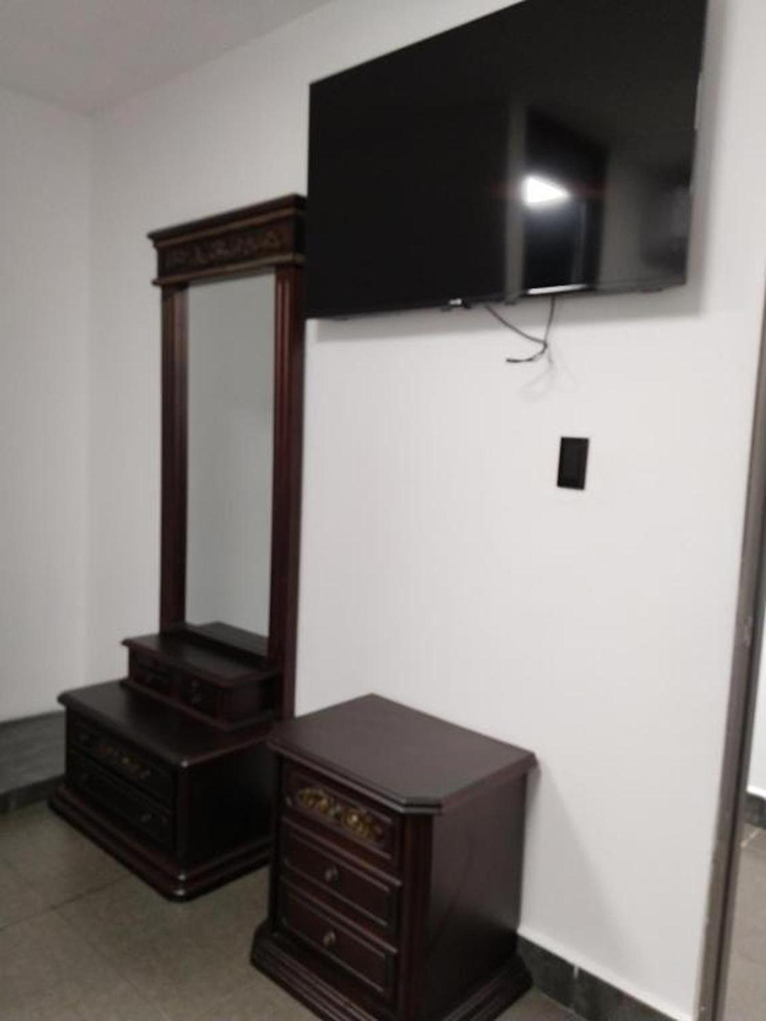 Emporium Serymar Laureles 70
