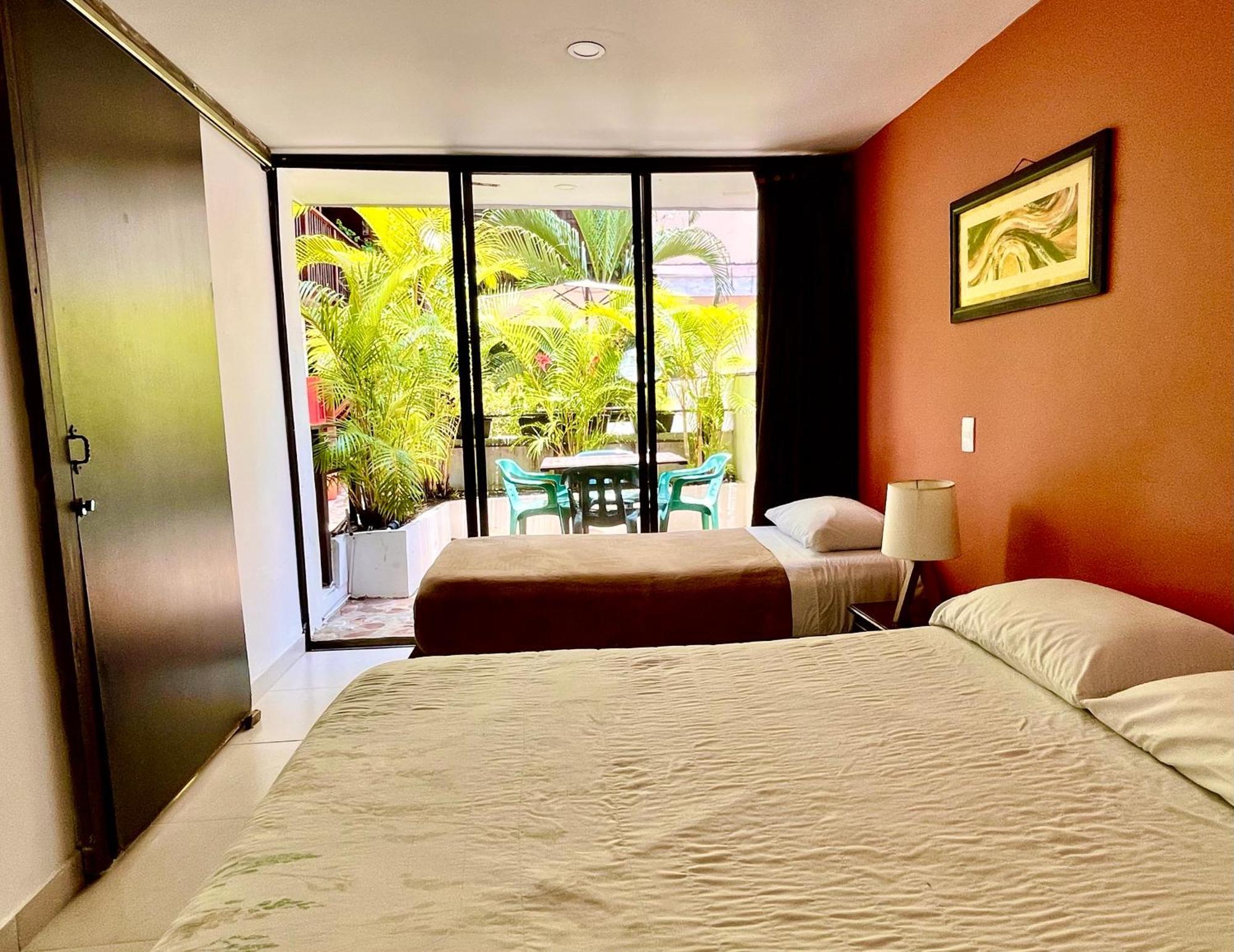 Hostal Casa Kiwi