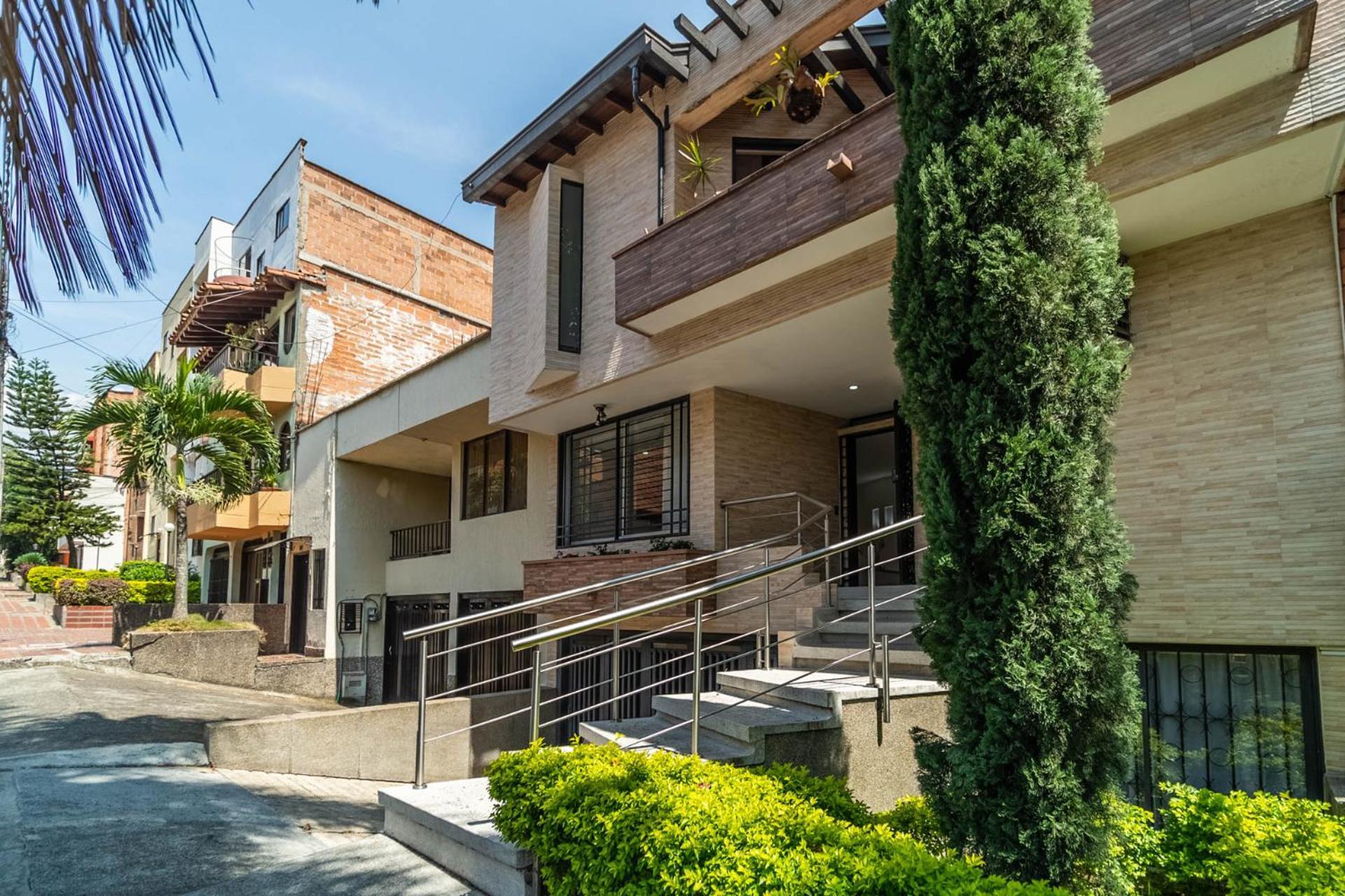 Casa Grande En * Medellín