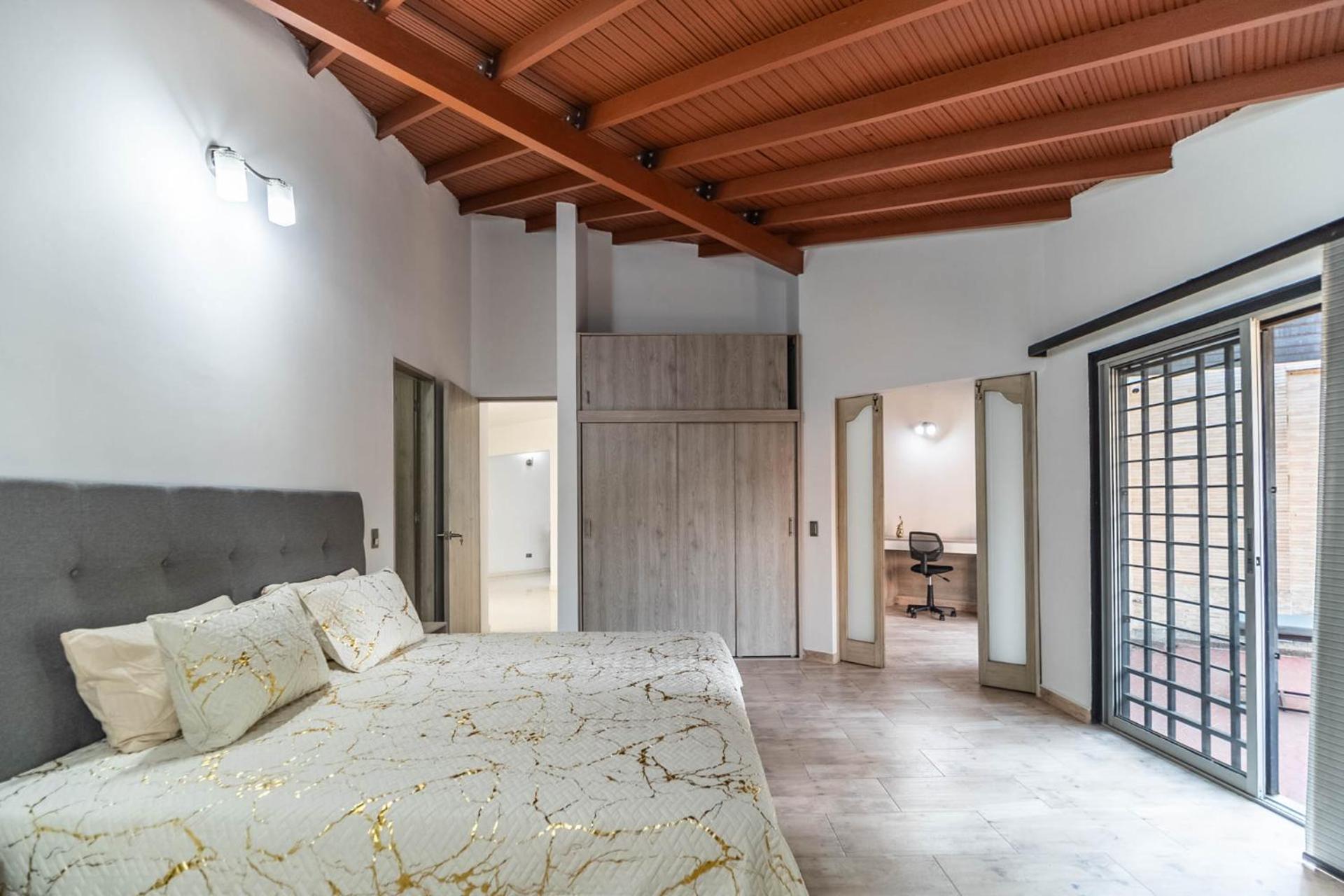Casa Grande En Сasa de vacaciones Medellín