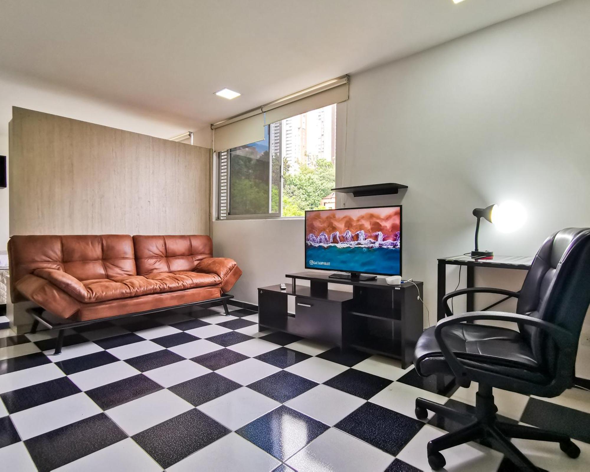 Apartamento Medellin, Poblado. Perfect For Travel And Work. *