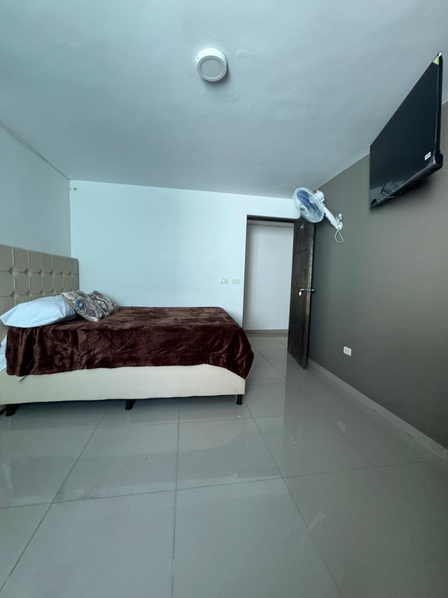 Apartamento Amplio En La 70 Estadio Laureles Grupos Familiares O Amigos *