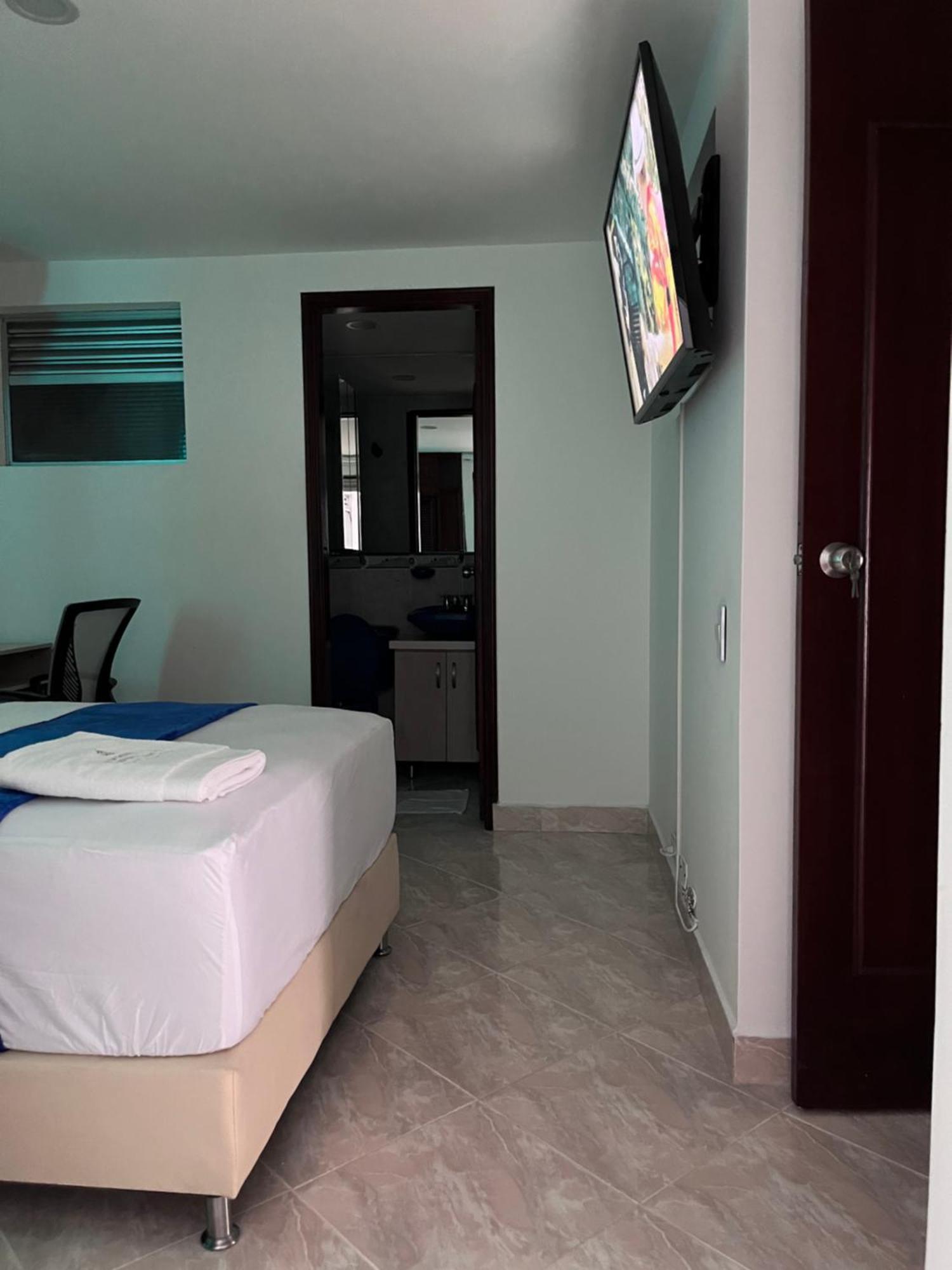 Pensión Roomies House By Rincon Sj Medellín