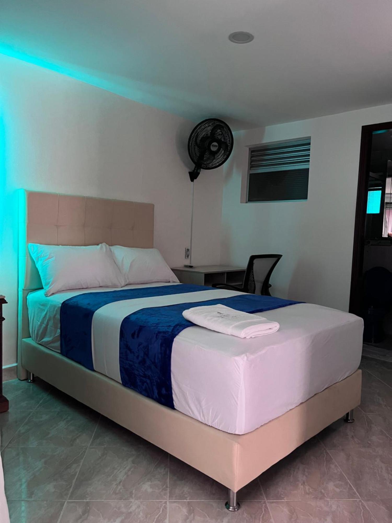 Roomies House By Rincon Sj Medellín