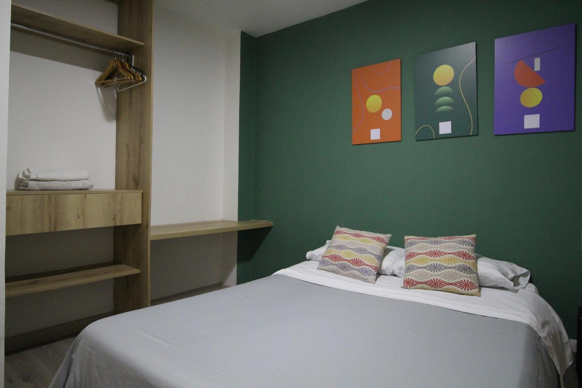Economica En Sector Manila El Poblado M102 By Roots Apartamento