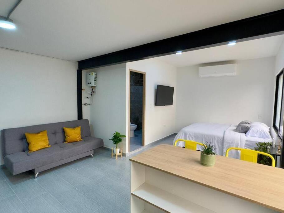 And Very Comfortable In Bolivariana Ac Apartamento