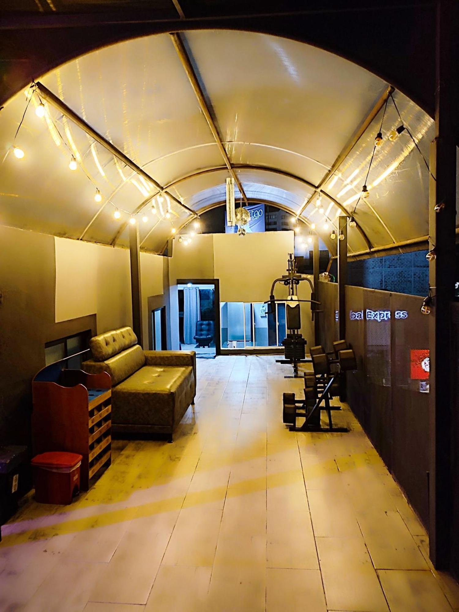 Urban 10 Bdrm Private With Rooftop Pool & Jacuzzi Medellín
