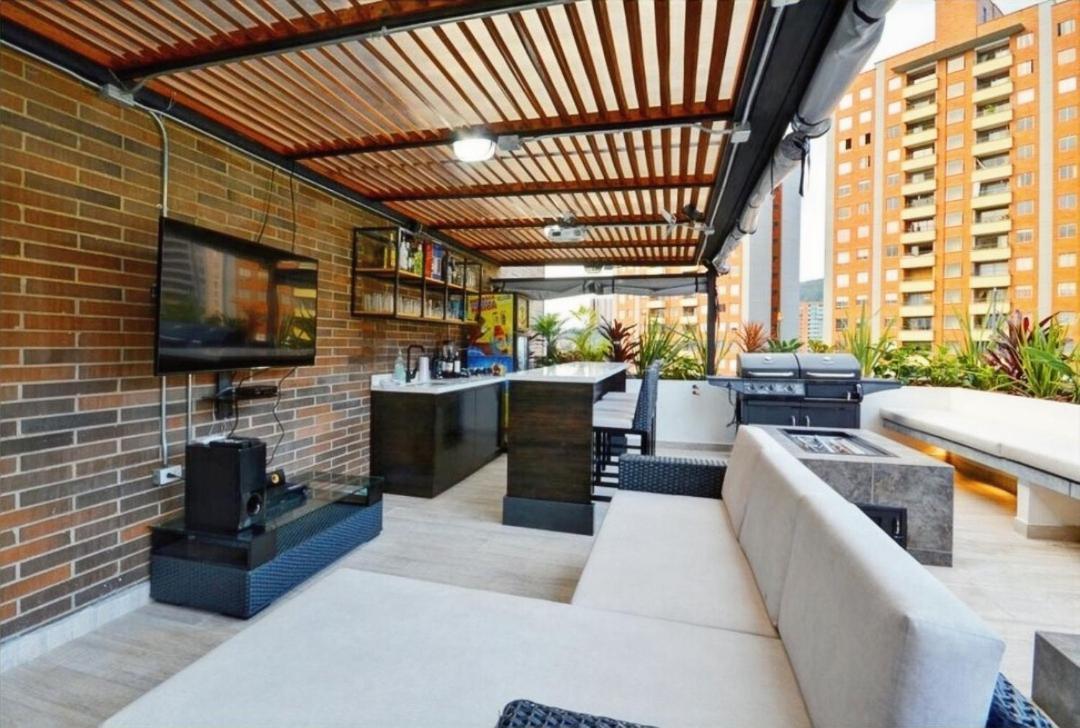 Penthouses Each With Private Sky Bar & Jacuzzi In