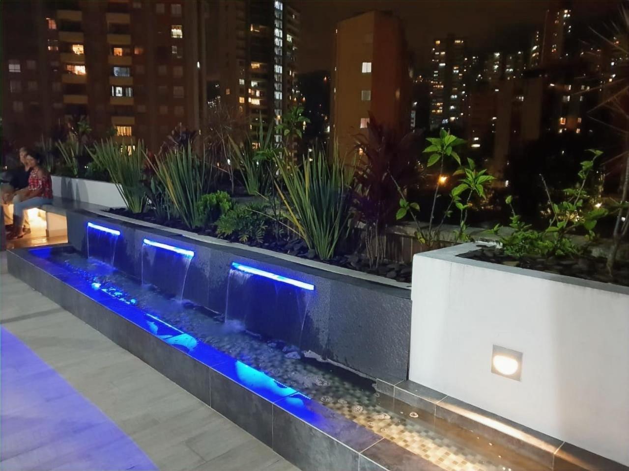 Apartamento Penthouses Each With Private Sky Bar & Jacuzzi In