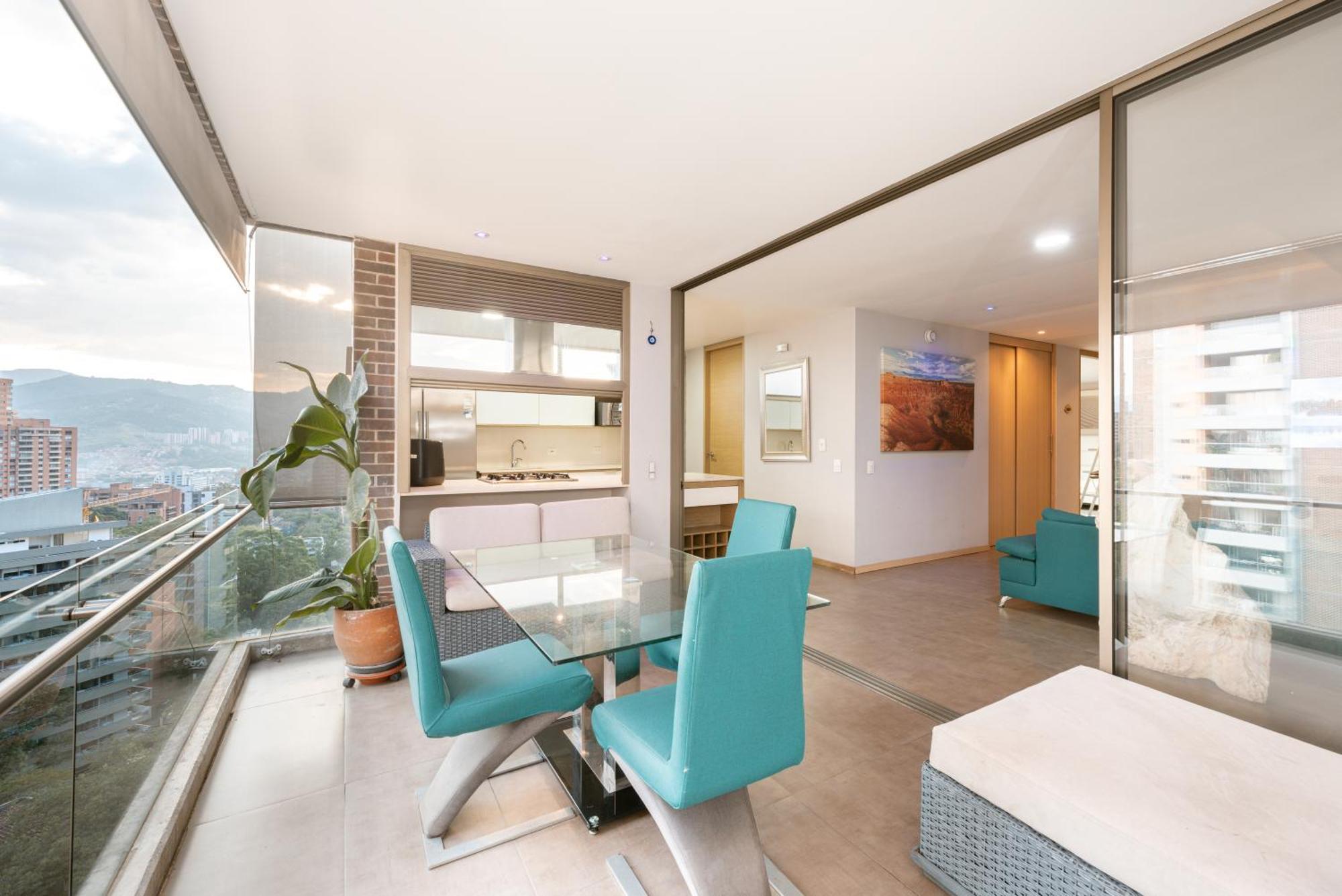 Penthouses Each With Private Sky Bar & Jacuzzi In *