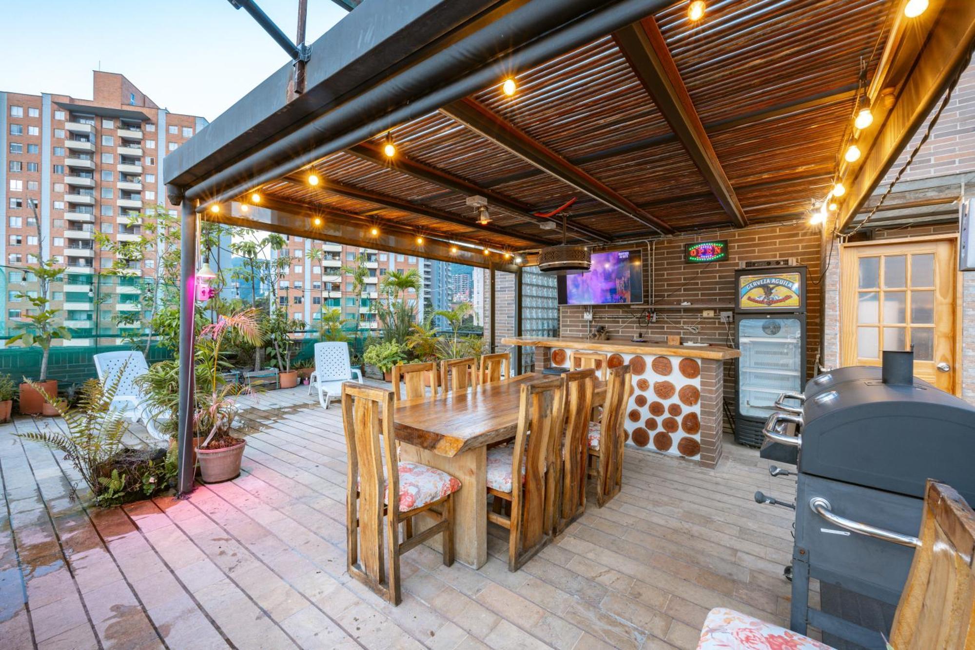 Penthouses Each With Private Sky Bar & Jacuzzi In Apartamento