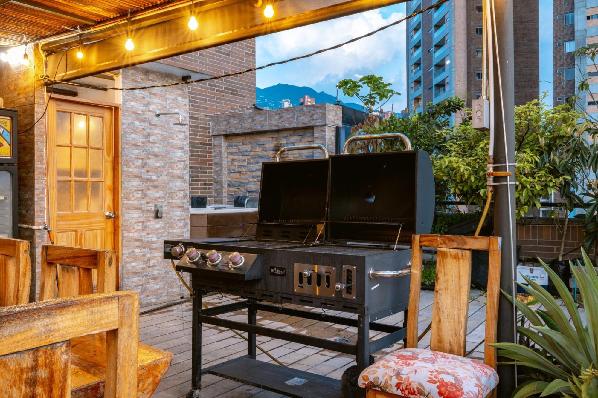 Apartamento Penthouses Each With Private Sky Bar & Jacuzzi In *