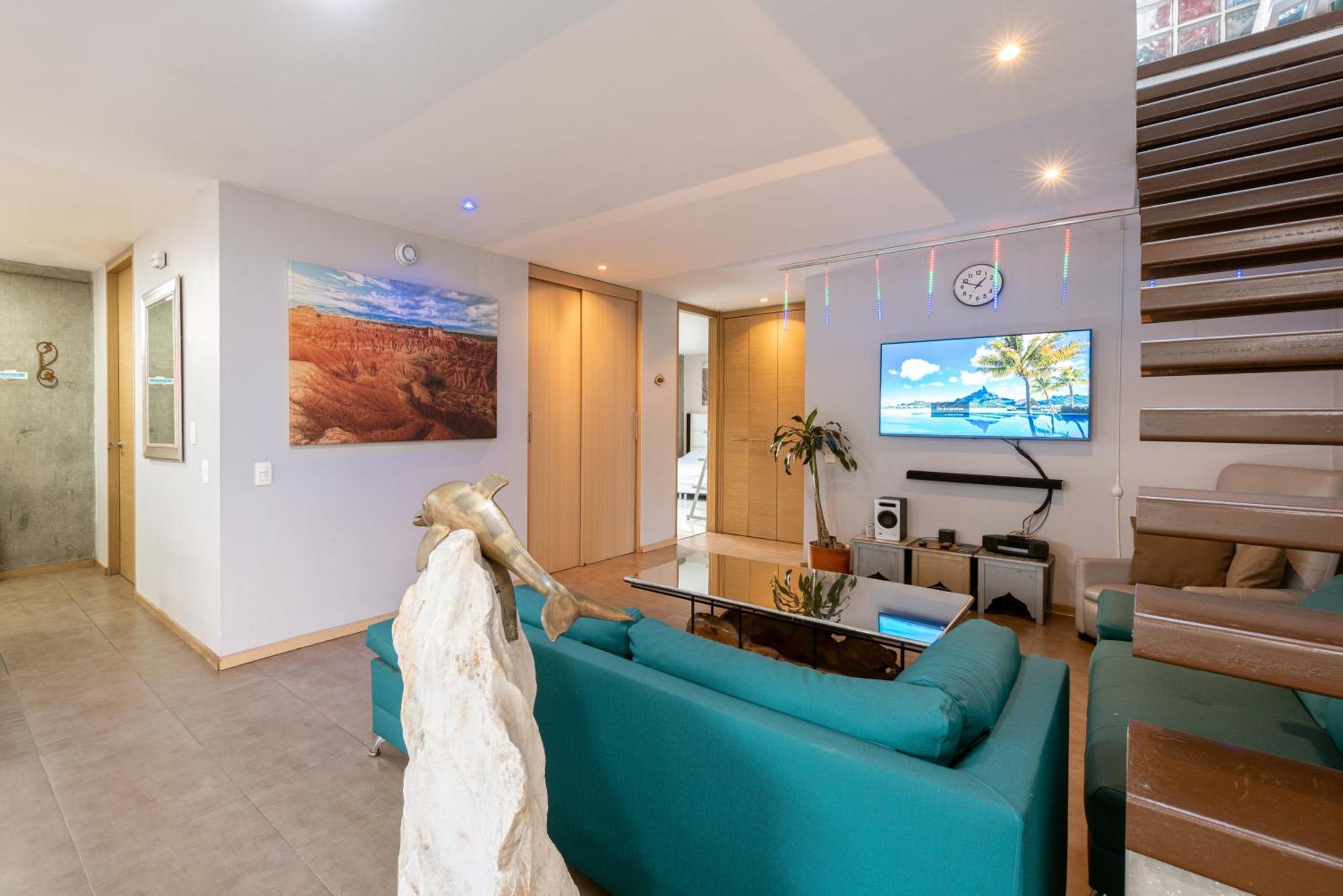 Penthouses Each With Private Sky Bar & Jacuzzi In *