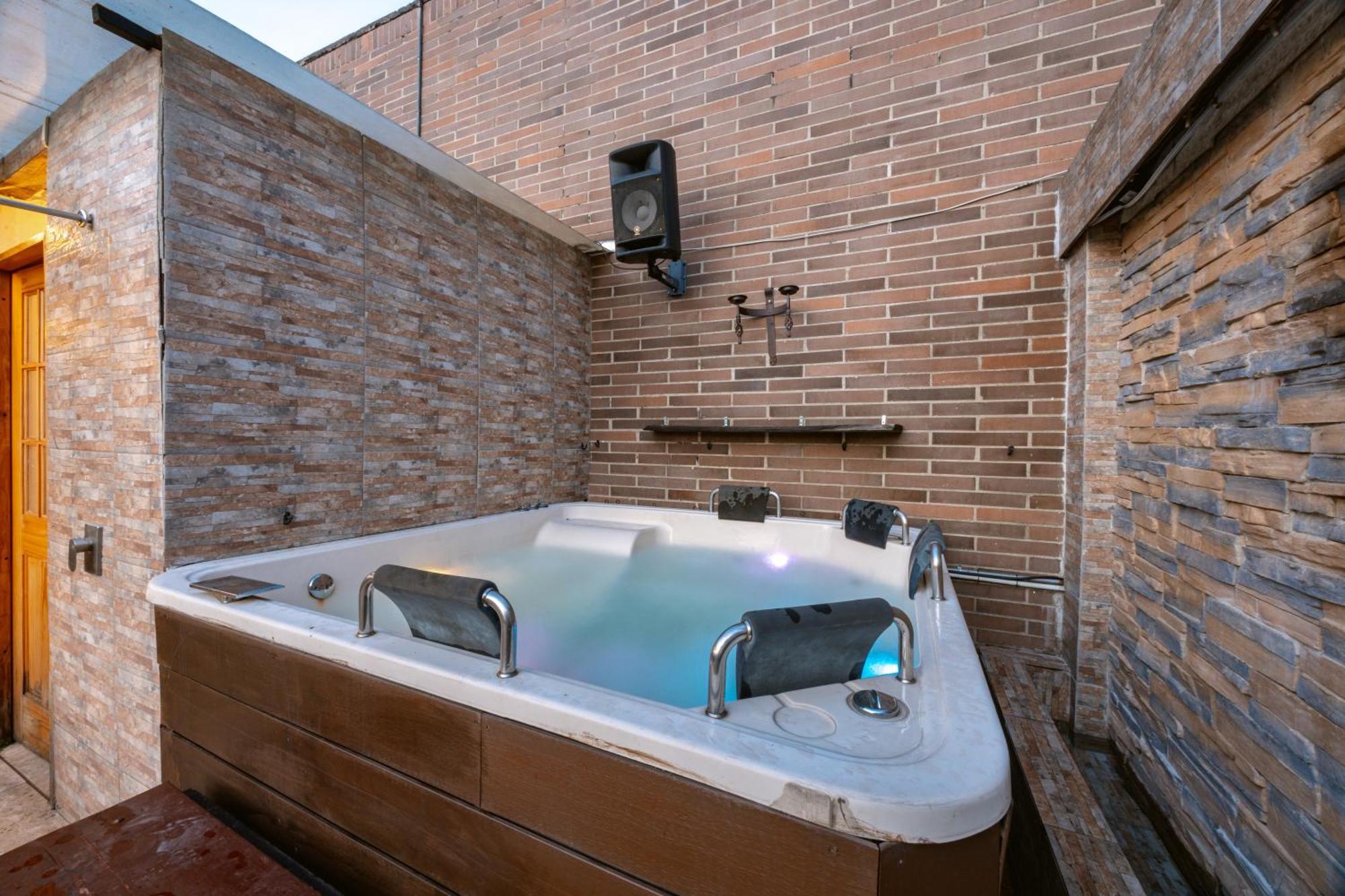 Penthouses Each With Private Sky Bar & Jacuzzi In * Medellín