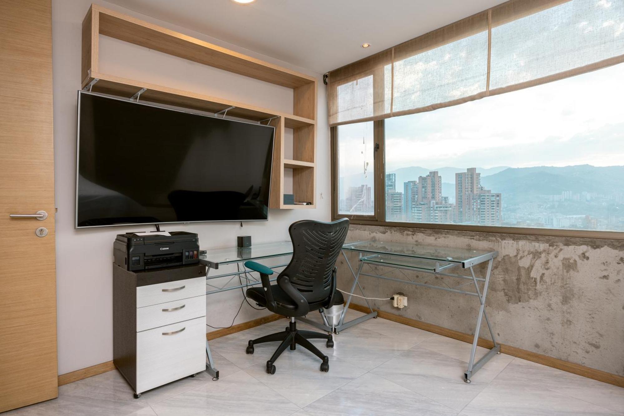 Penthouses Each With Private Sky Bar & Jacuzzi In