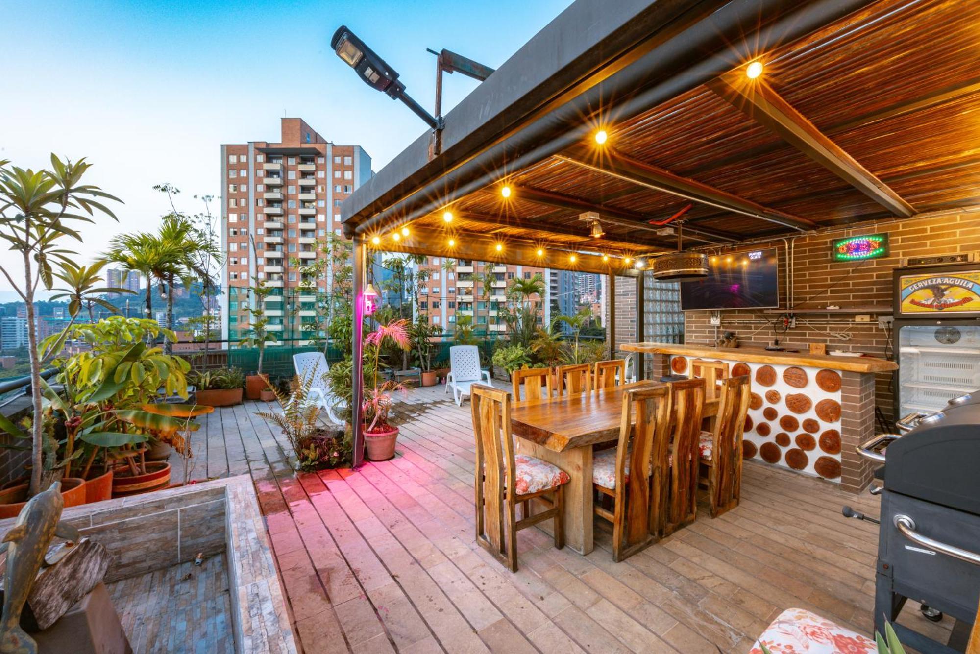Apartamento Penthouses Each With Private Sky Bar & Jacuzzi In *