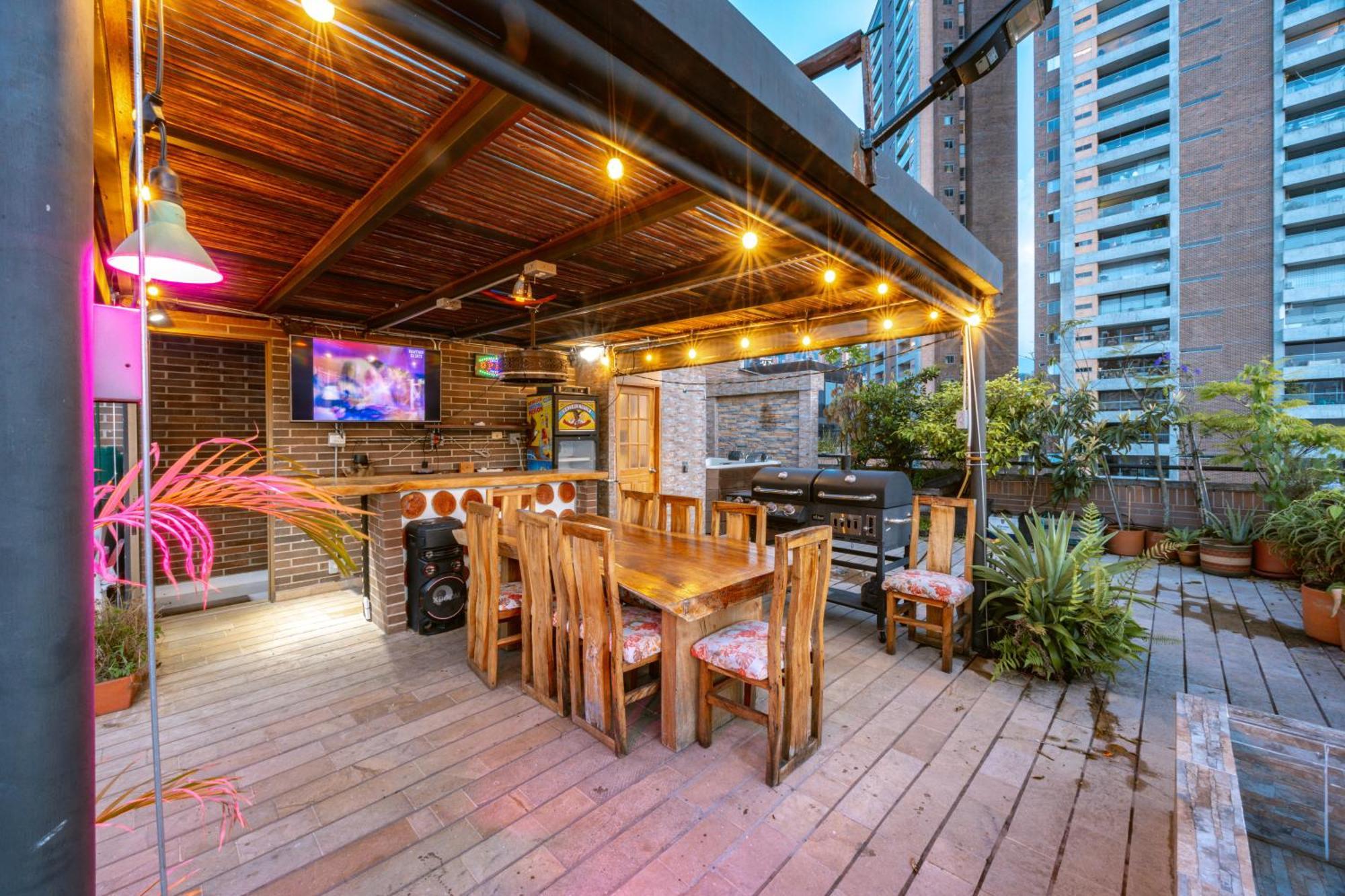 Apartamento Penthouses Each With Private Sky Bar & Jacuzzi In Medellín
