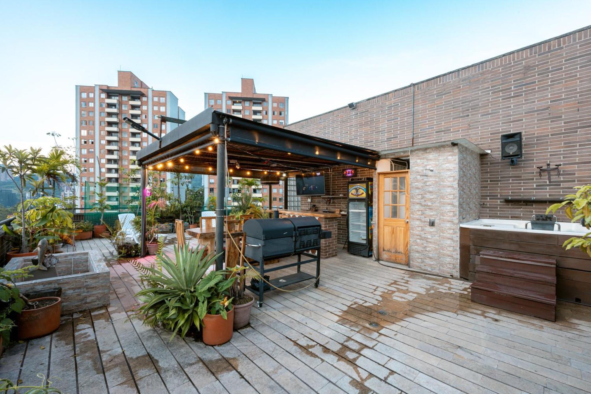 Penthouses Each With Private Sky Bar & Jacuzzi In