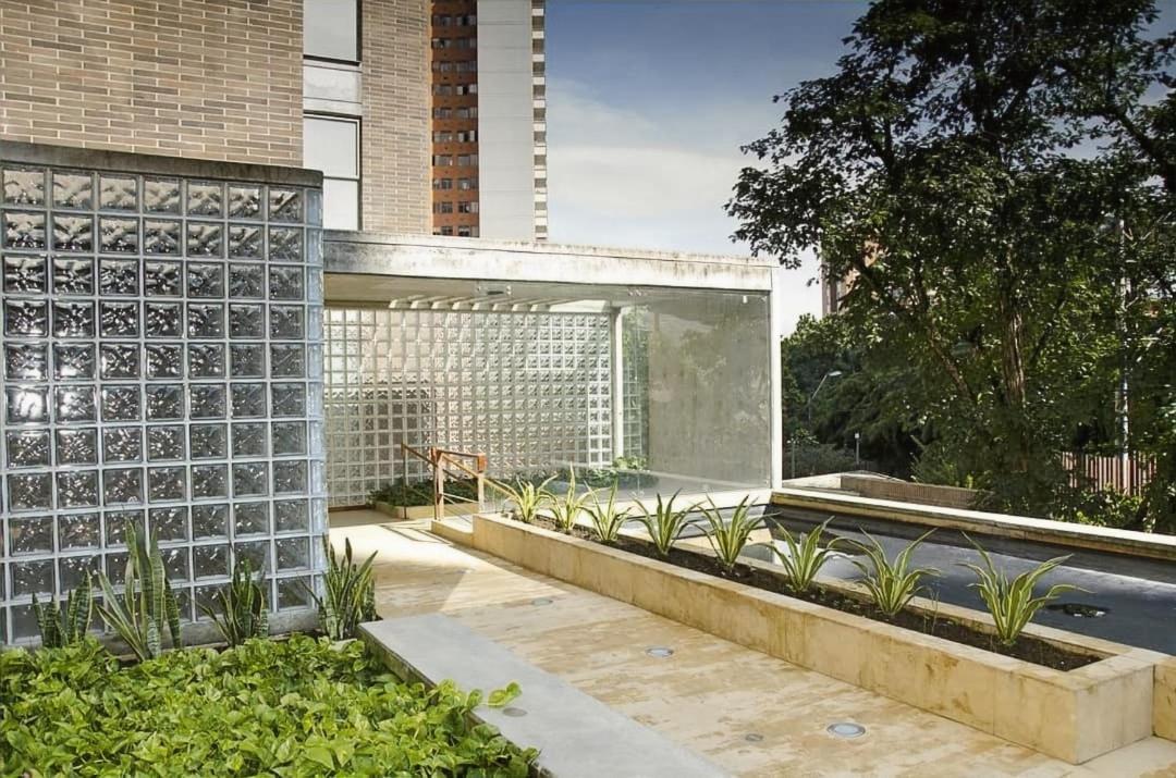 Penthouses Each With Private Sky Bar & Jacuzzi In Apartamento