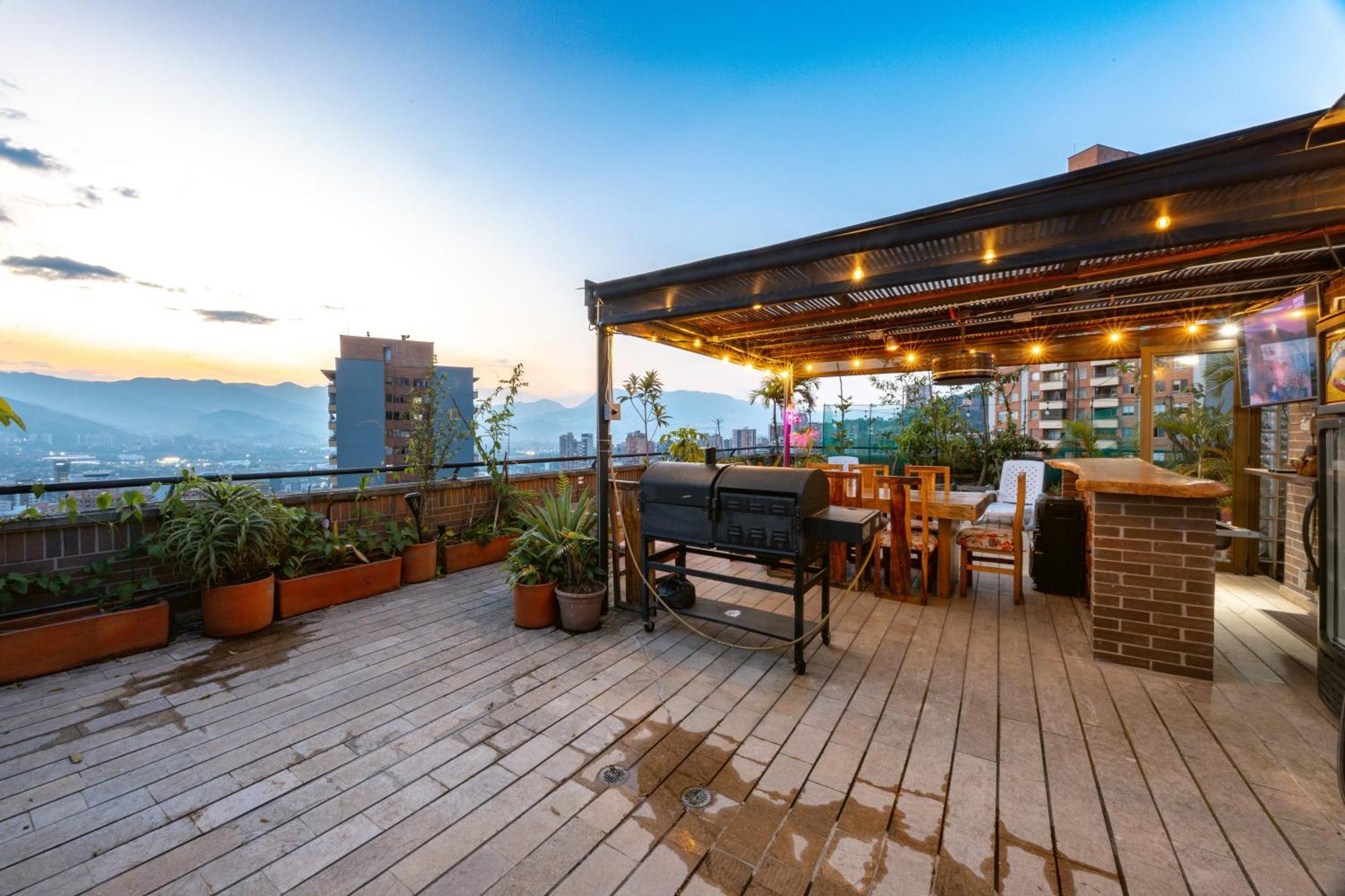 Penthouses Each With Private Sky Bar & Jacuzzi In * Medellín
