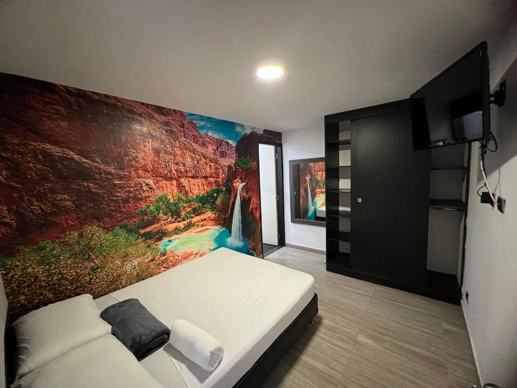 Hotel Jardin De Laureles 3*