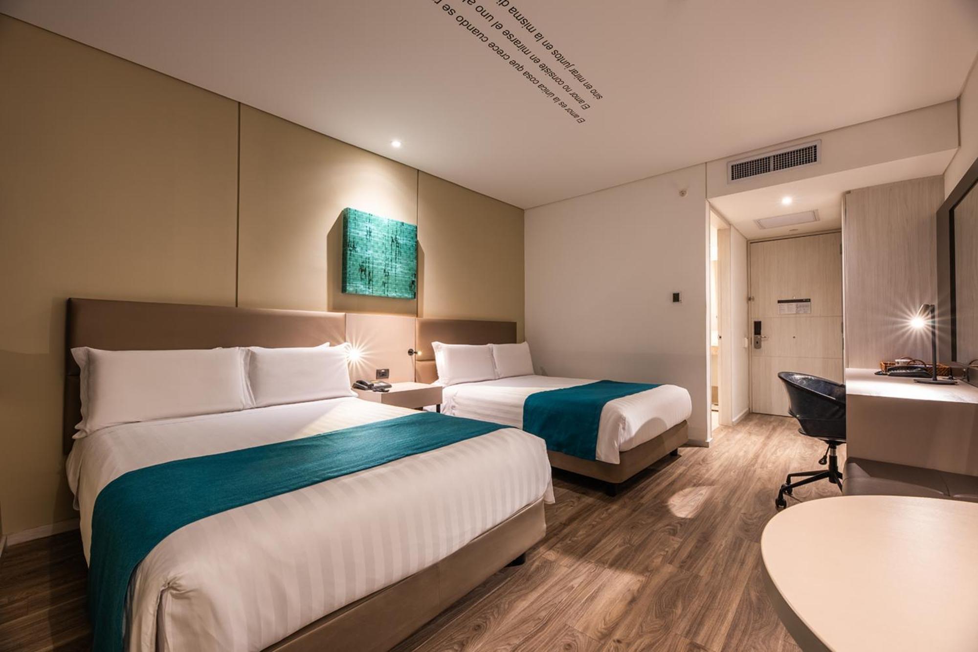 Estelar Square Hotel 4*