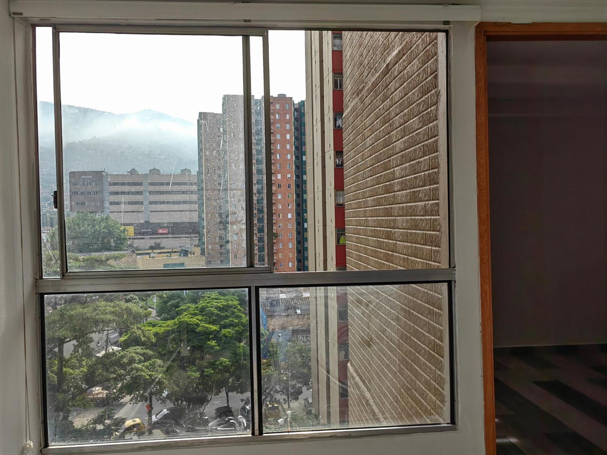 Cerca A La Estacion Hospital * Medellín
