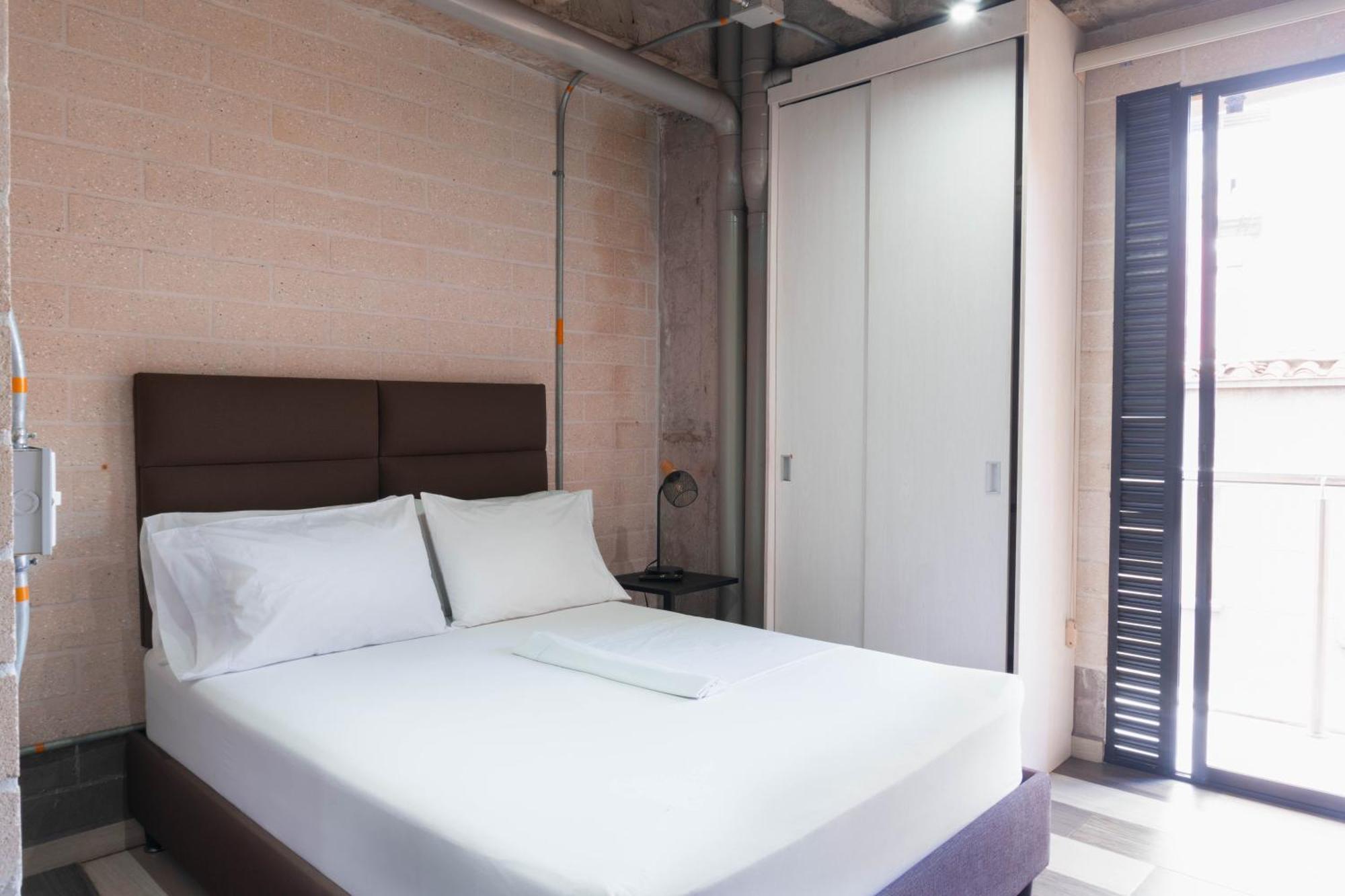 Hotel Magenta 3*