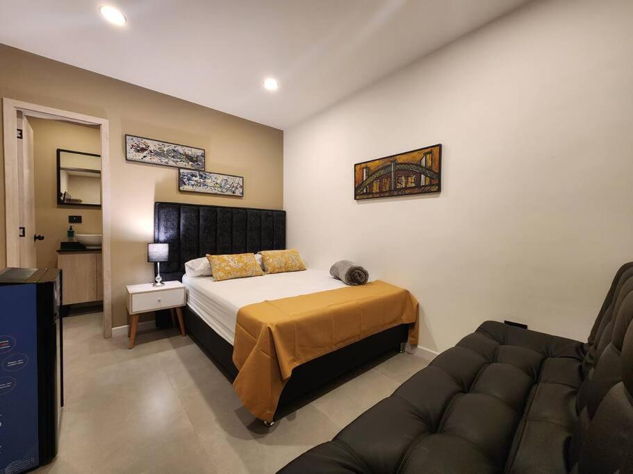 Apartamento Estudio Parque Del Poblado 204 *