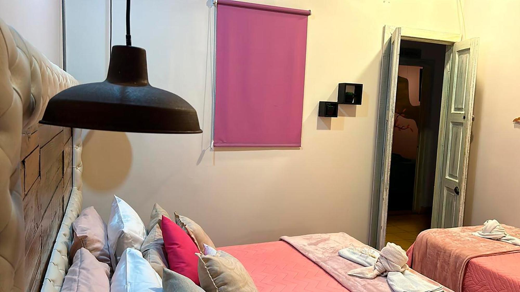 La 10 Hostal