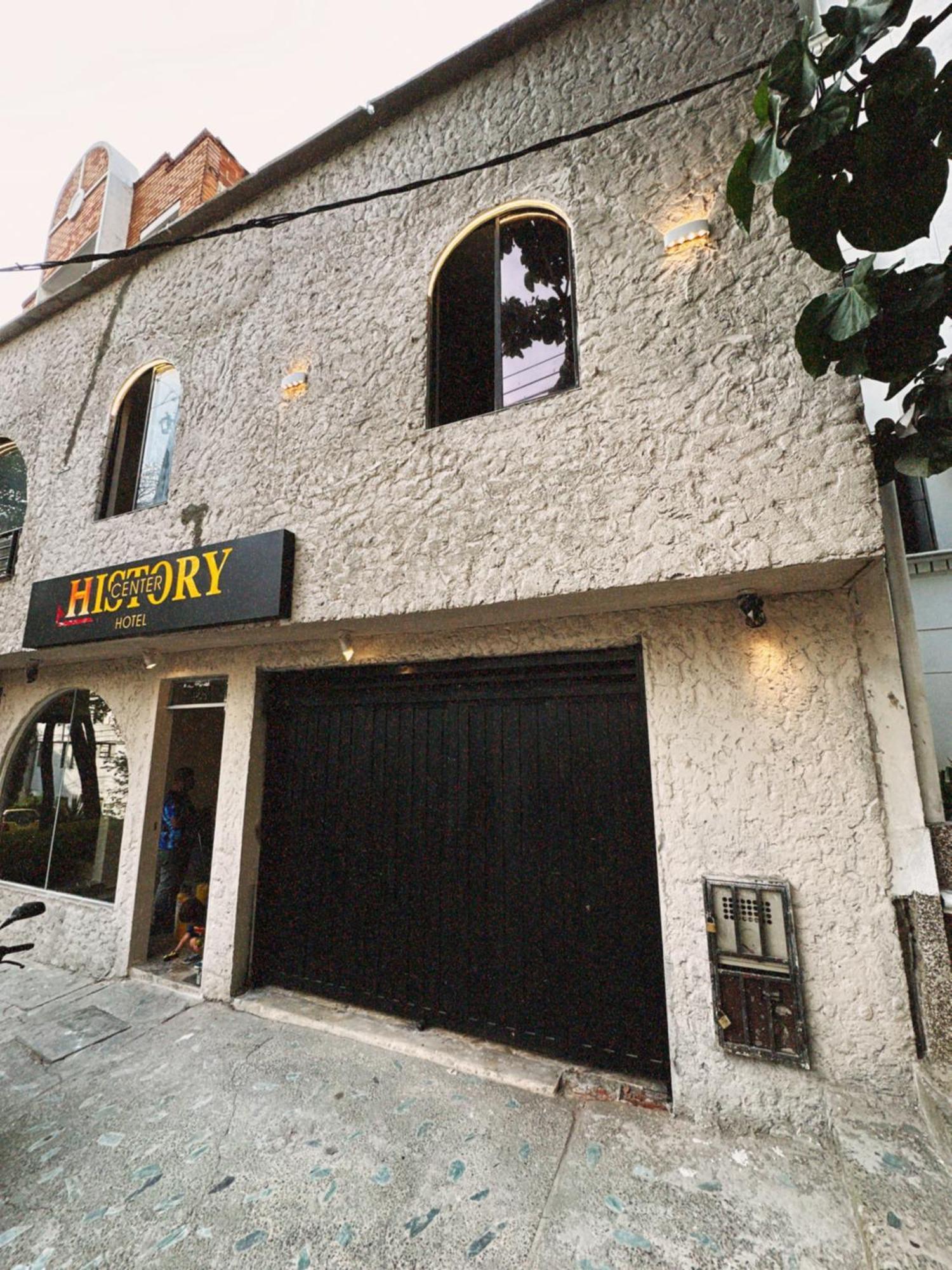 Hotel History Center 3*
