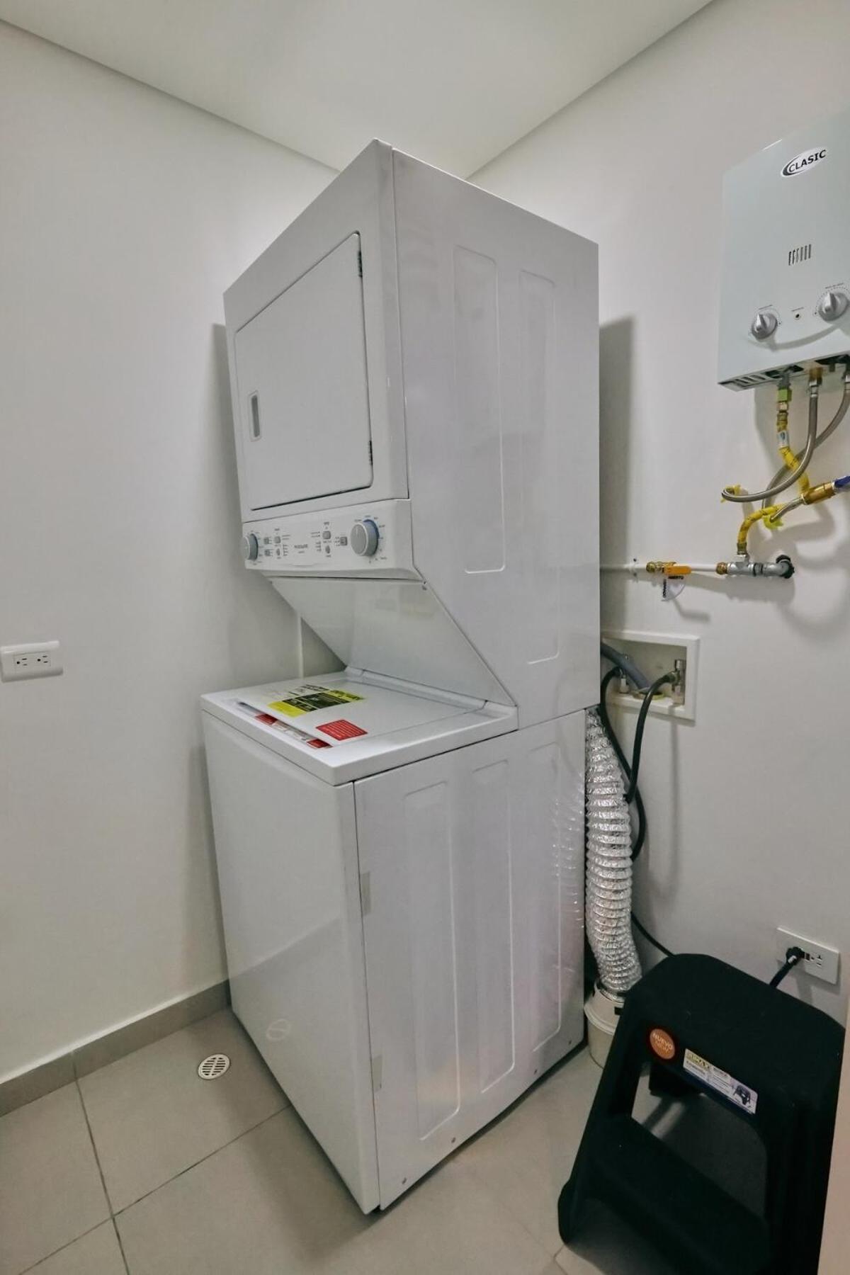 Modern Skyline -wifi, Gym, 24hr Security Apartment Medellin