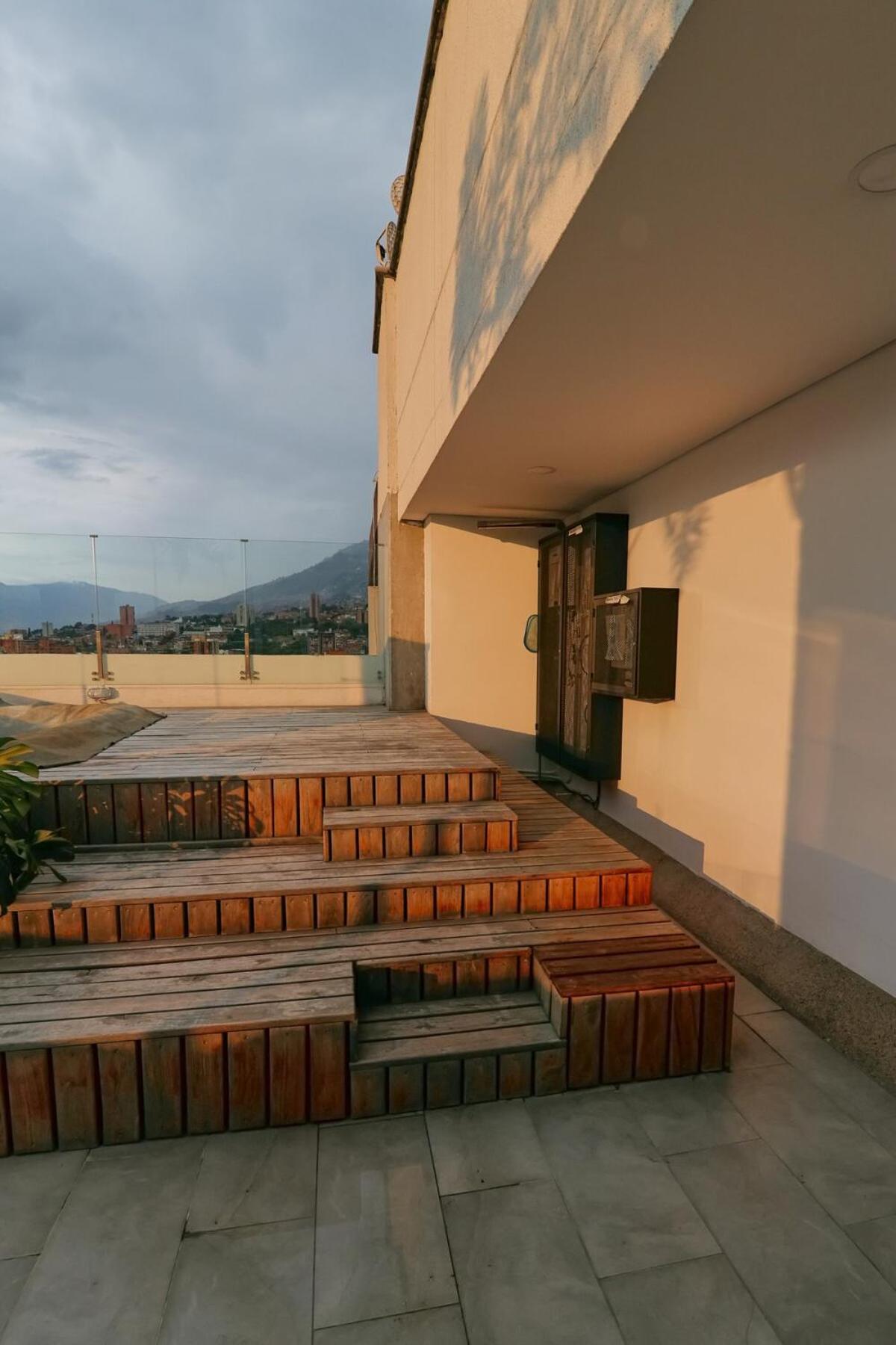Modern Skyline -wifi, Gym, 24hr Security Apartment