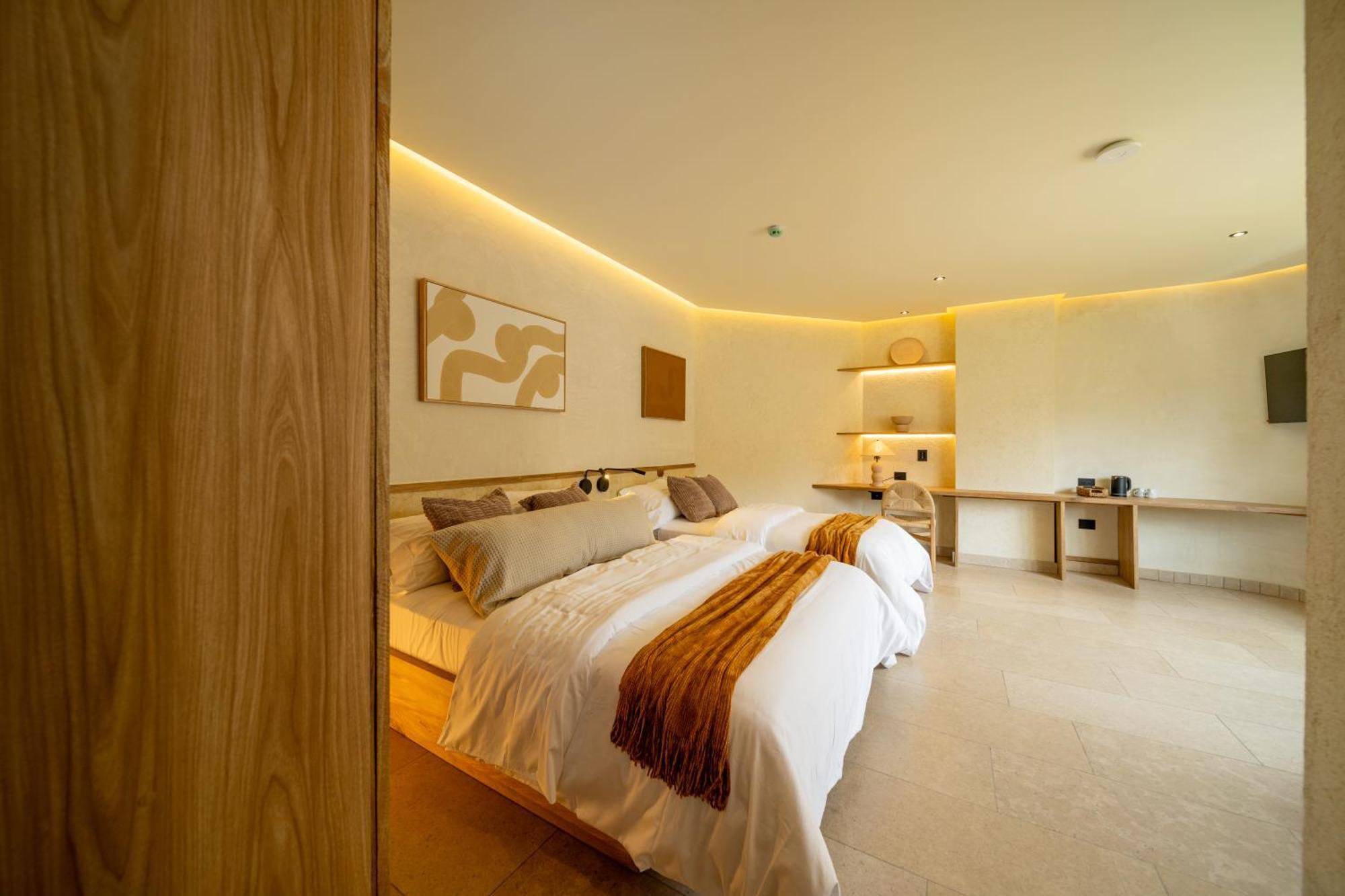 Hotel Moabi 4*