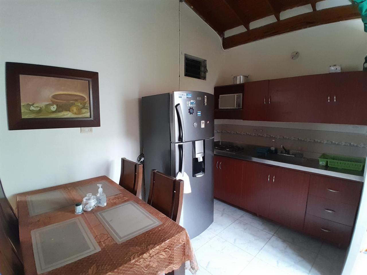 Apartamento Bedroom With Private Bathroom & Shared Common Areas #1 Private Balcony *