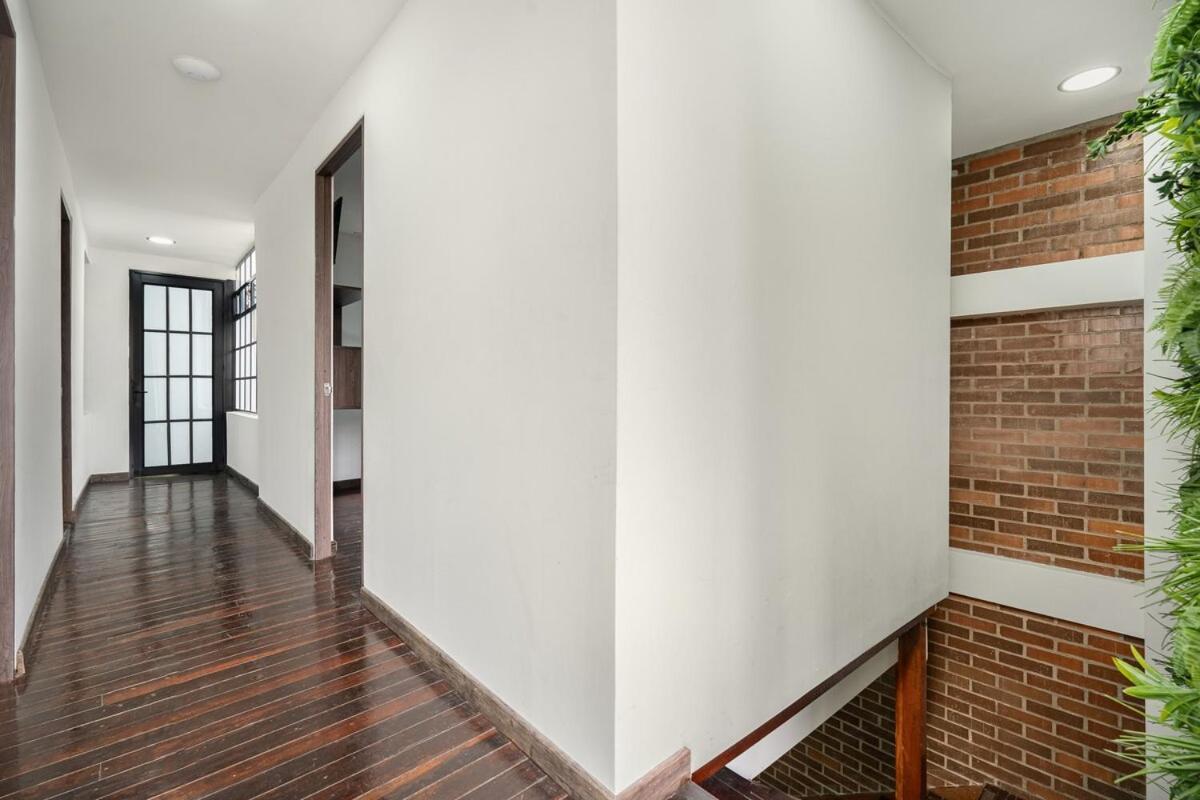Nowa Arya Ph - Huge Hot Tub & Ac Steps From Lleras Park Apartamento *