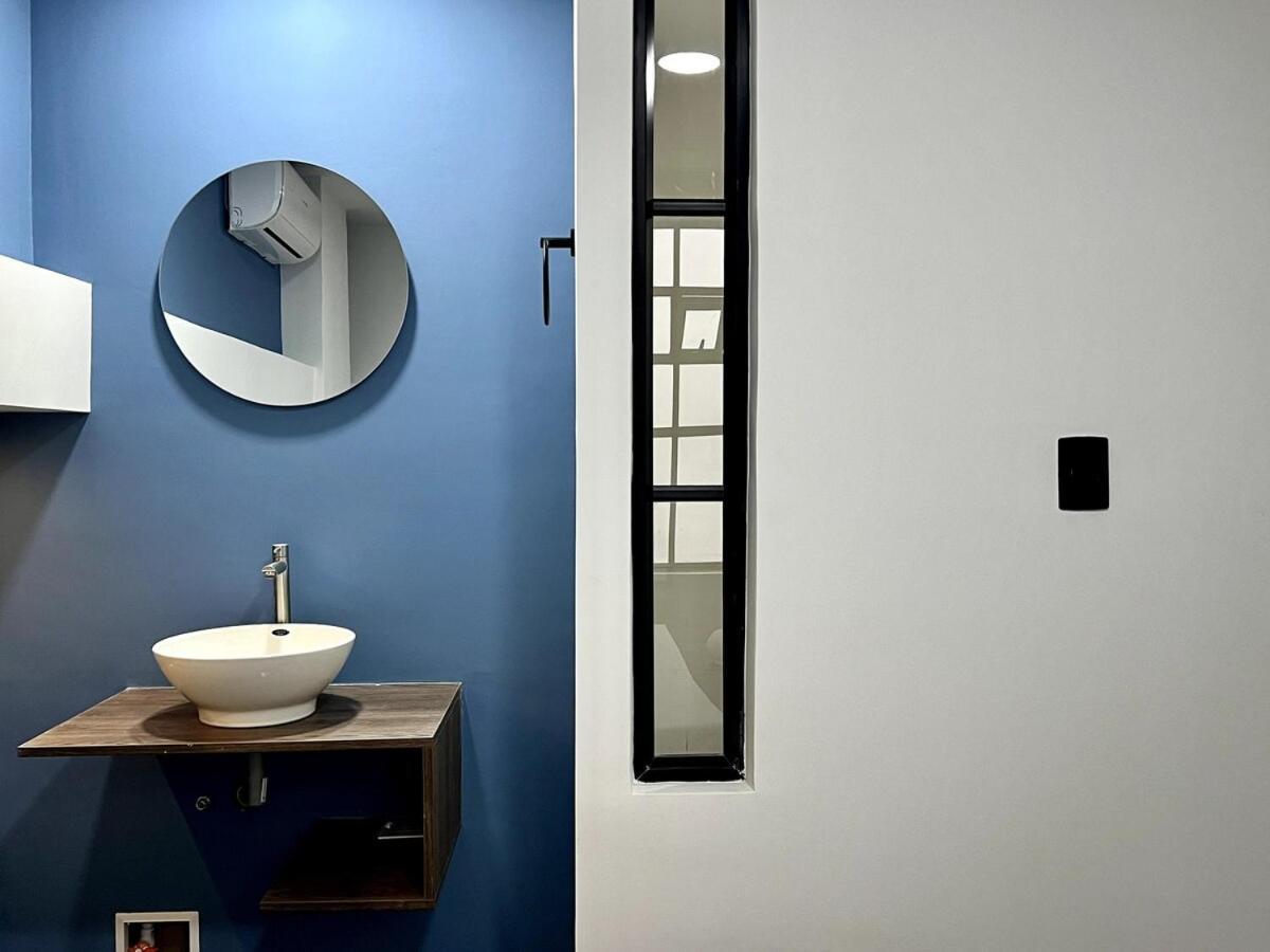 Nowa Arya Ph - Huge Hot Tub & Ac Steps From Lleras Park Apartamento