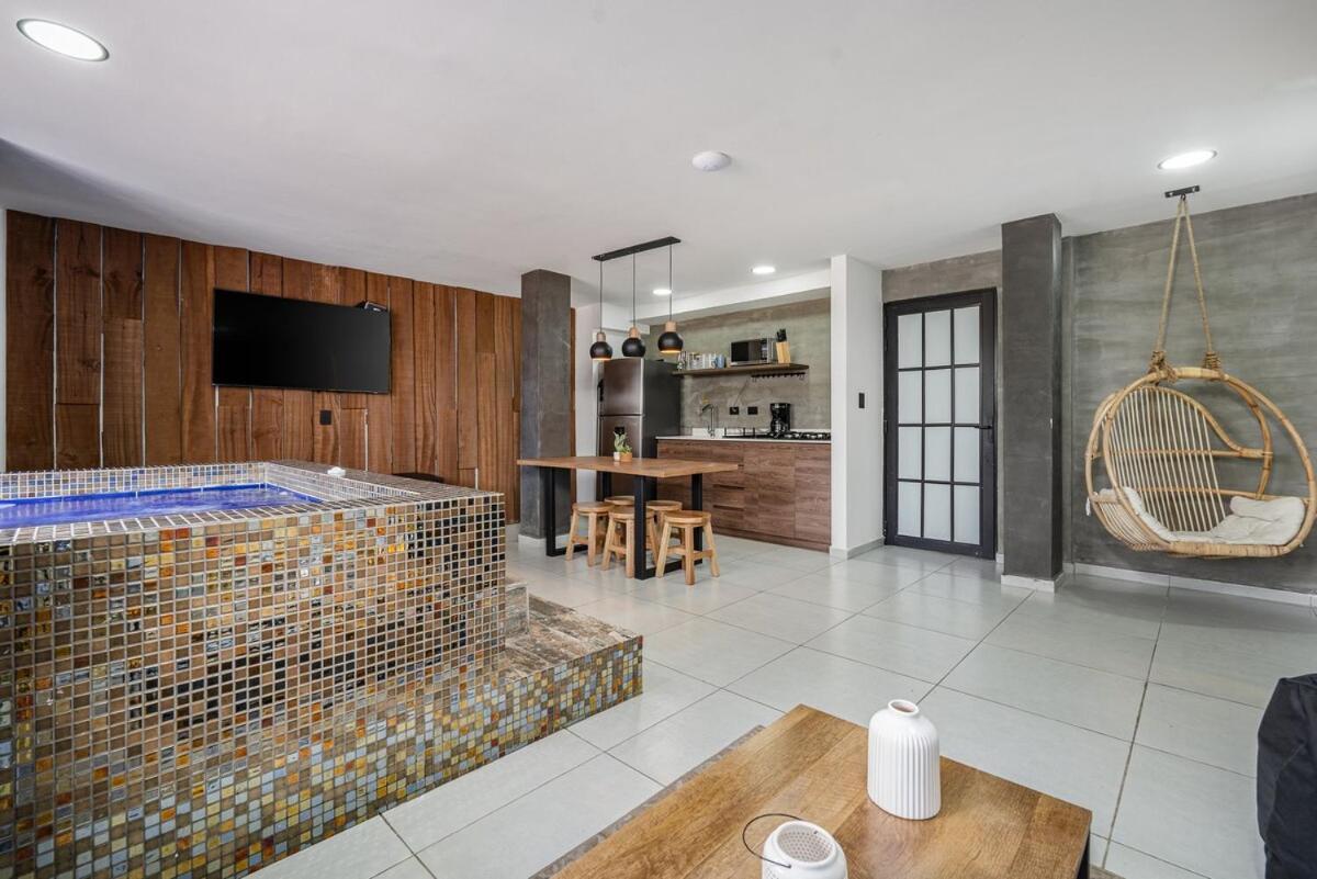Apartamento Nowa Arya Ph - Huge Hot Tub & Ac Steps From Lleras Park