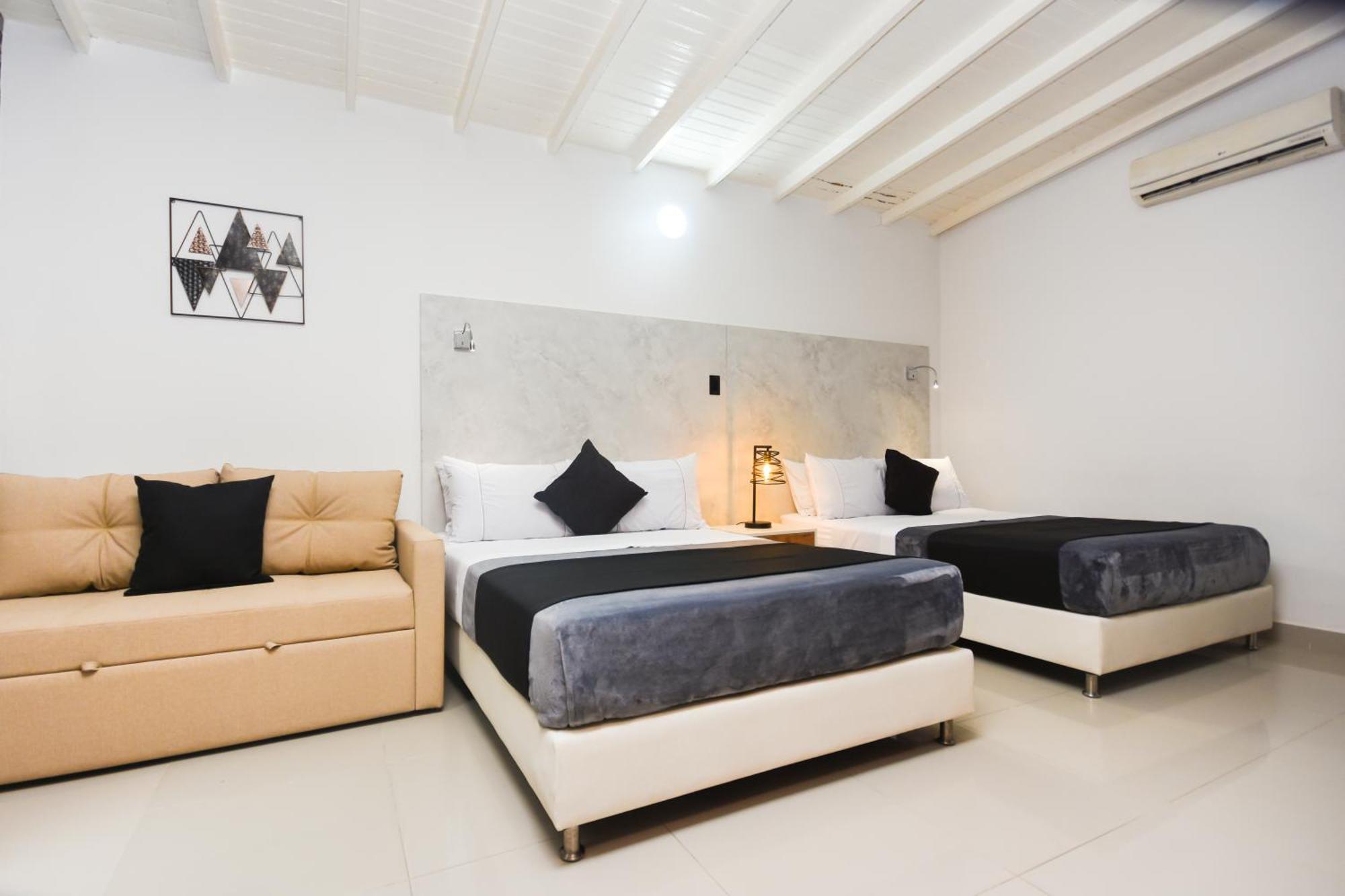 Naiot Boutique