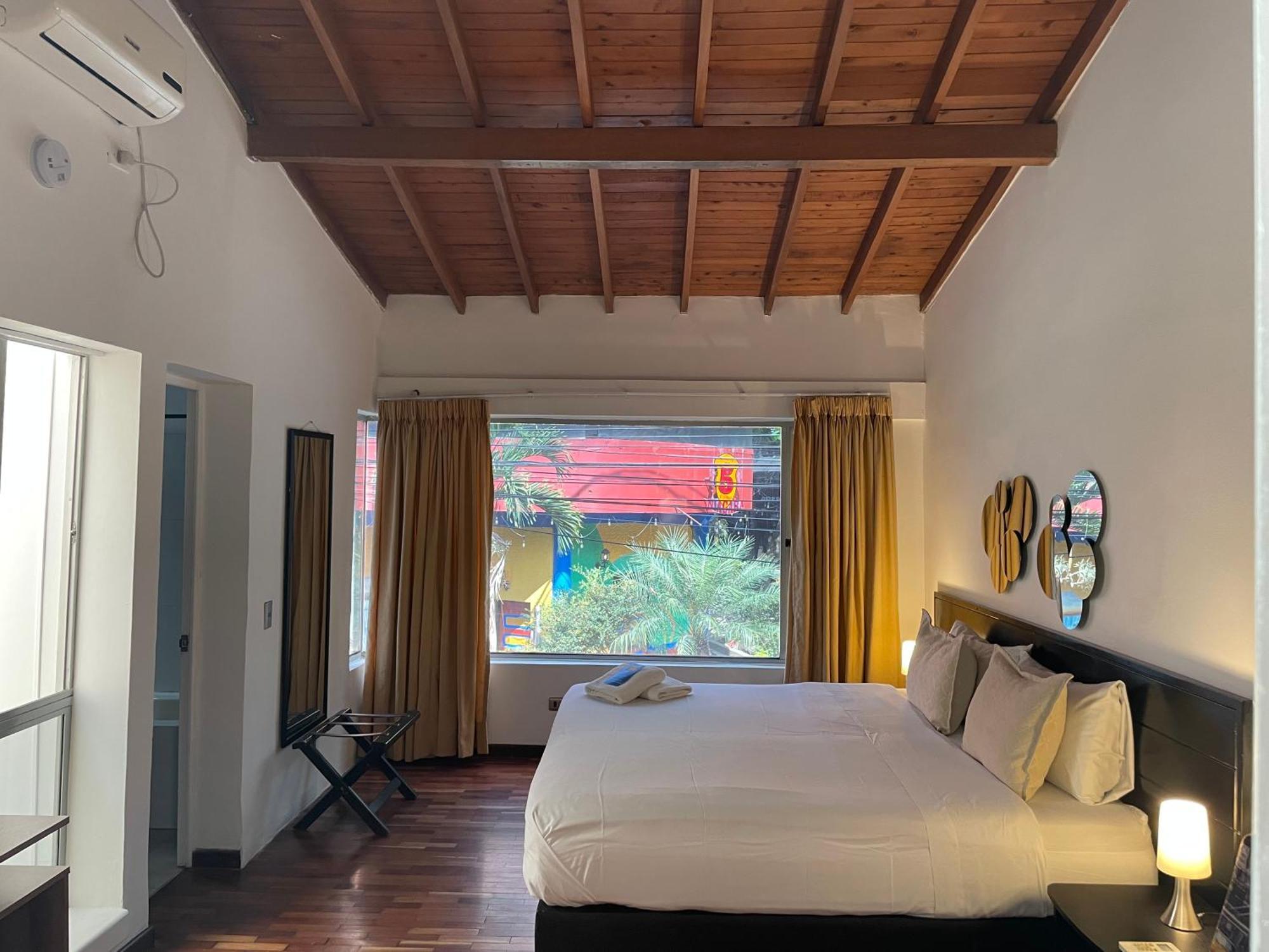 Hostal Lleras Calle 8 Medellín