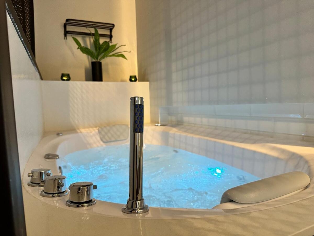 Luxury Penthouse With Jacuzzi And Ac, North Apartamento