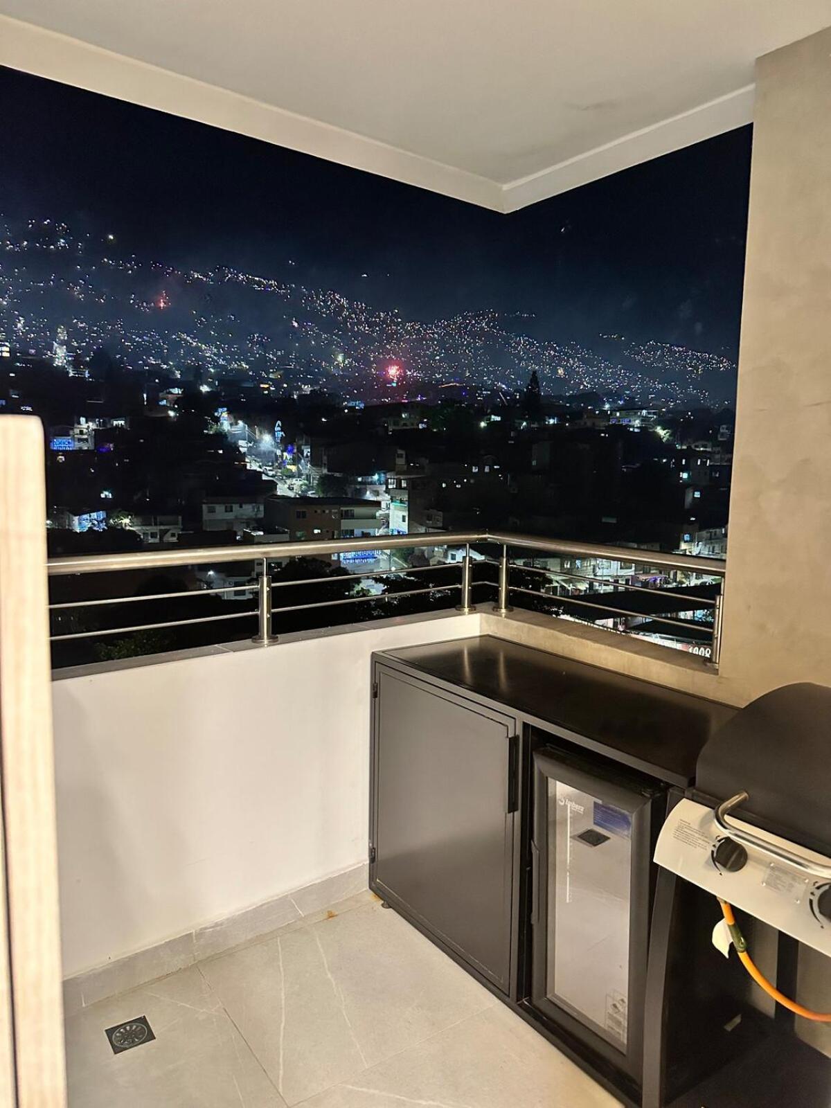 Luxury Penthouse With Jacuzzi And Ac, North Medellín