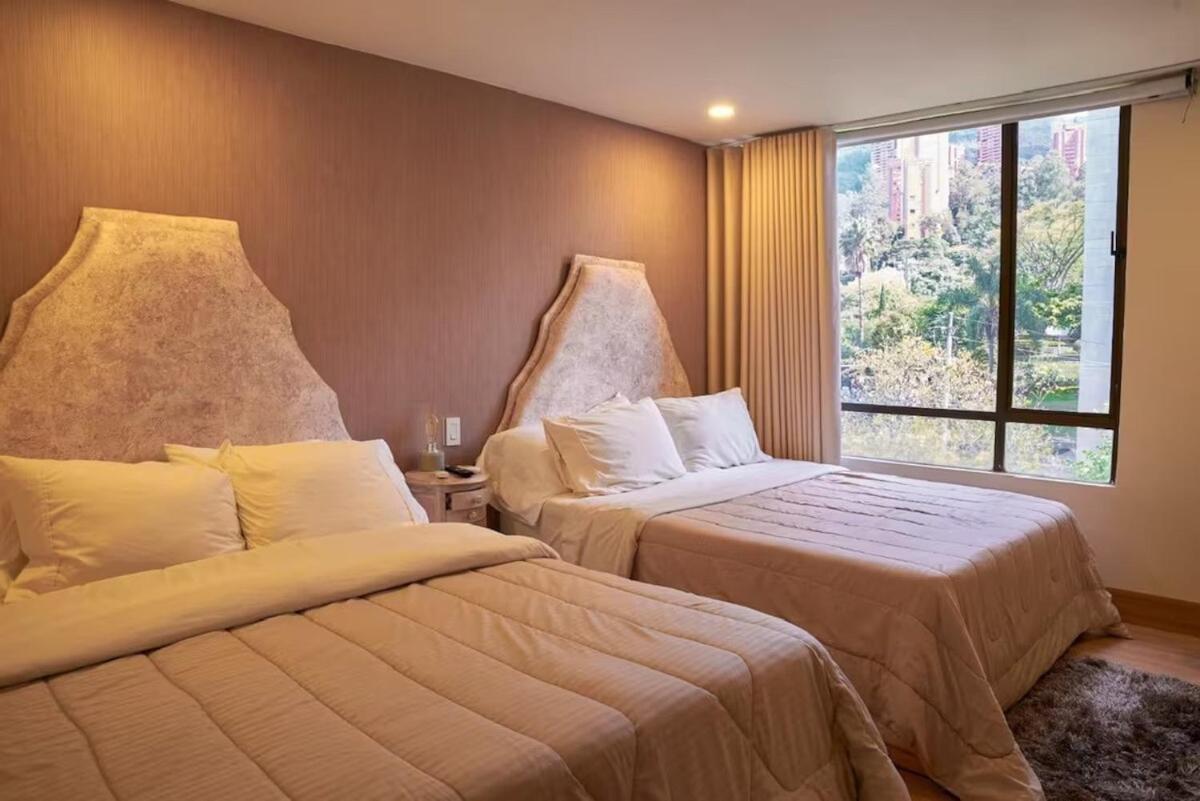 Apartamento Amazing Ph In Poblado 5bd & Heated Pool!