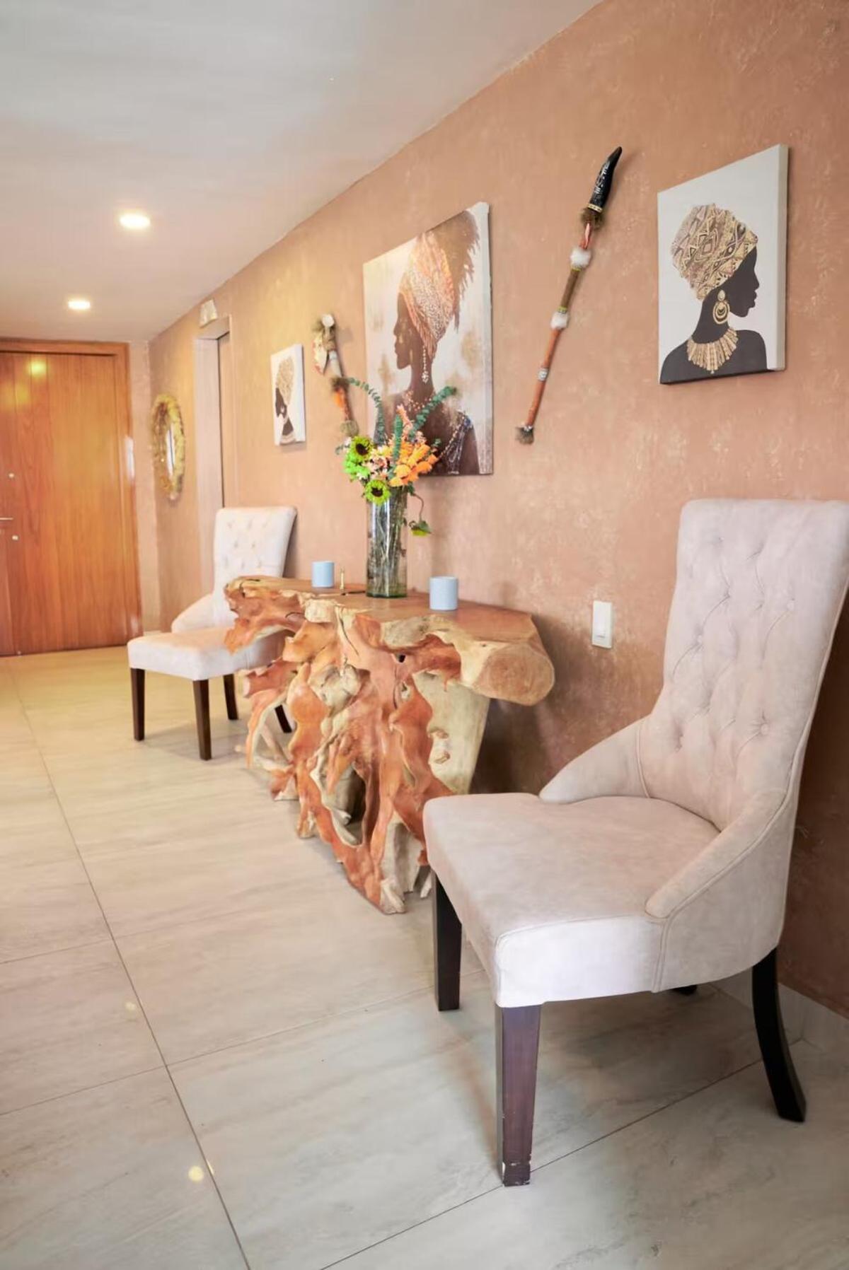 Apartamento Amazing Ph In Poblado 5bd & Heated Pool! Medellín
