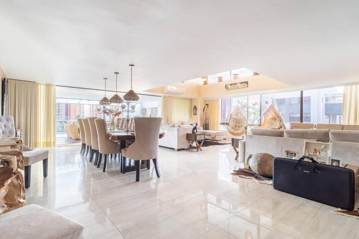Amazing Ph In Poblado 5bd & Heated Pool! Medellín