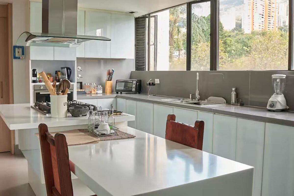 Apartamento Amazing Ph In Poblado 5bd & Heated Pool! *